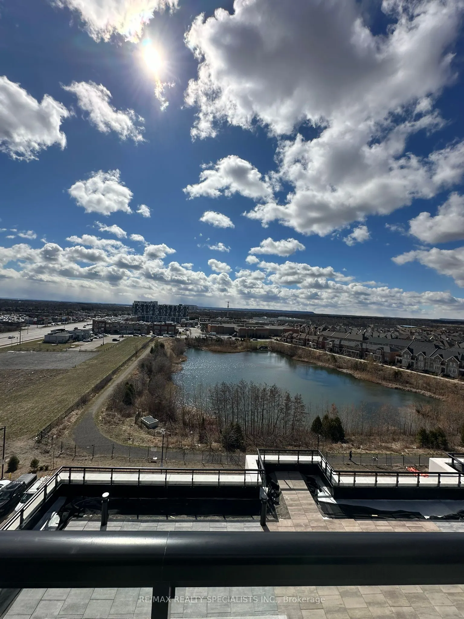 405 Dundas Street W, #808