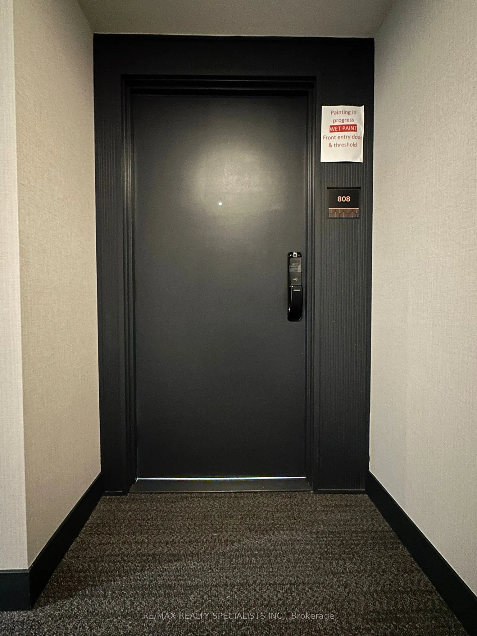 405 Dundas Street W, #808