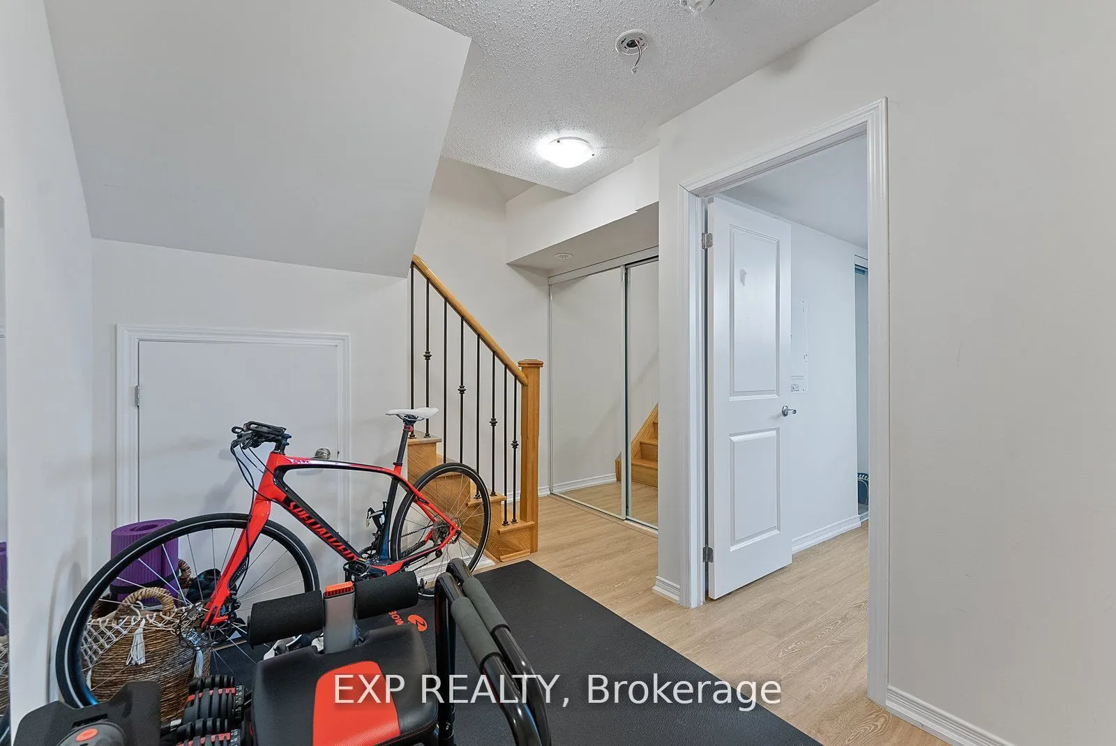 26 Fieldway Road, #27
