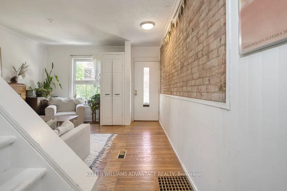 32 Bartlett Avenue