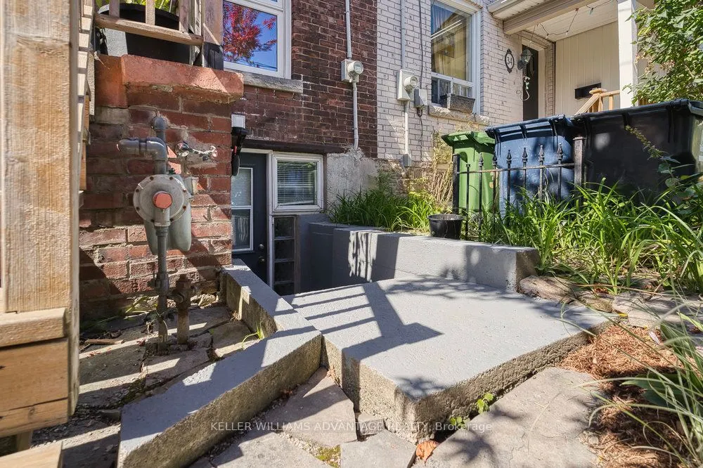 32 Bartlett Avenue