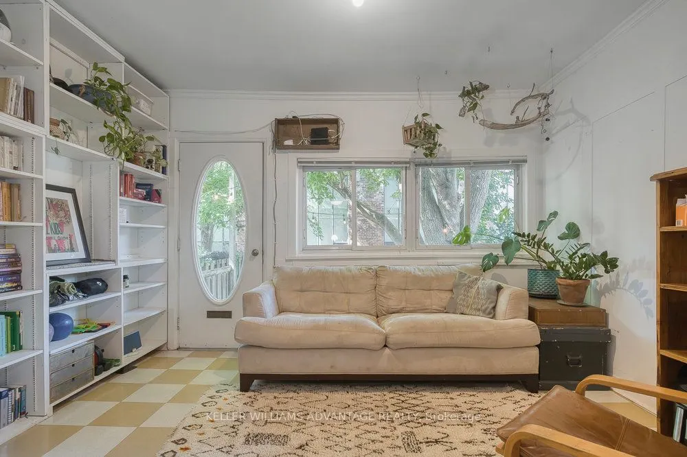 32 Bartlett Avenue