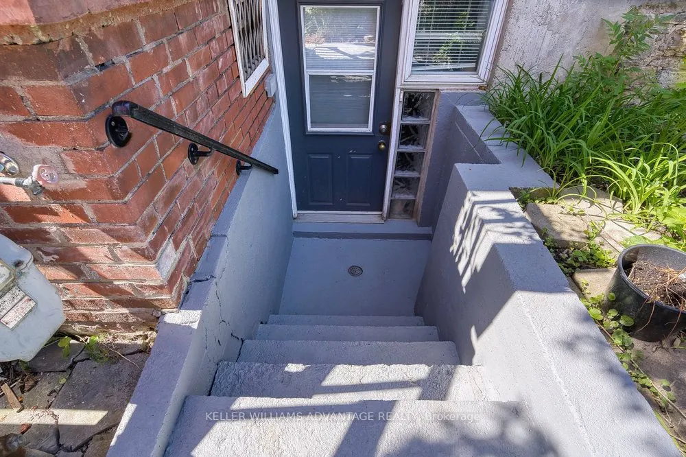 32 Bartlett Avenue