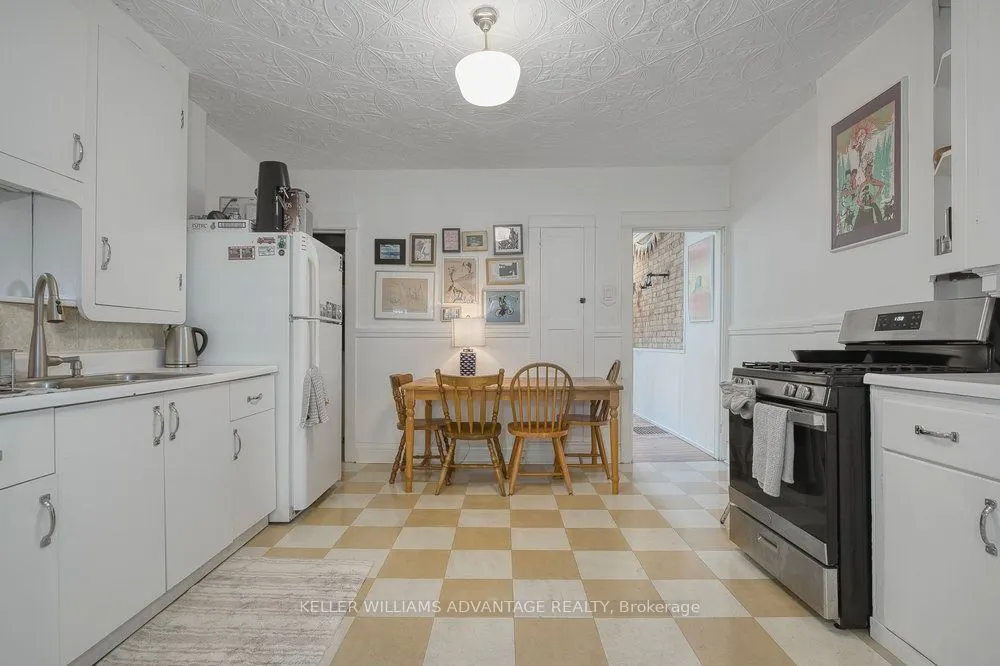 32 Bartlett Avenue
