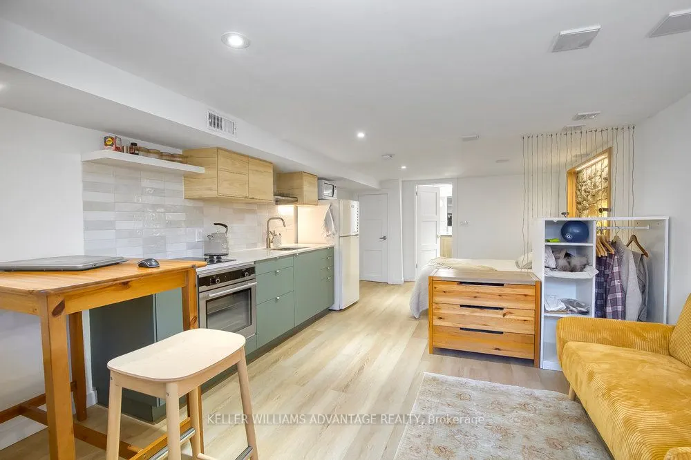 32 Bartlett Avenue