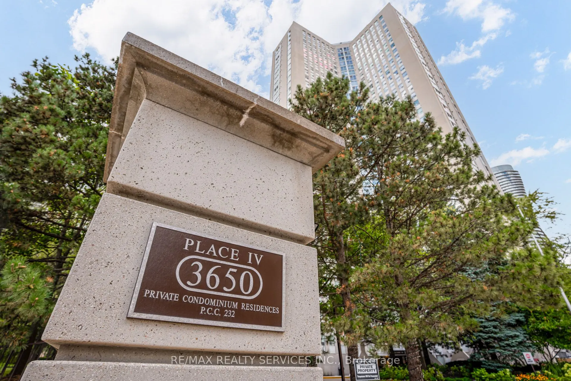 3650 Kaneff Crescent, #1508