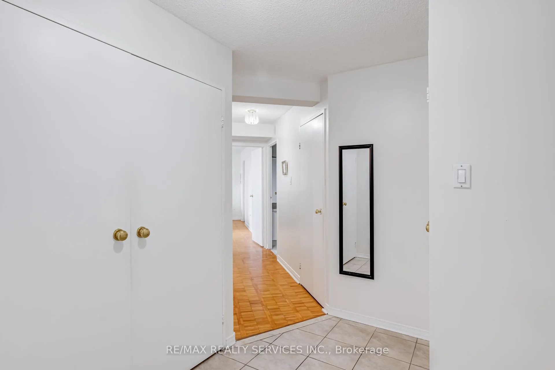 3650 Kaneff Crescent, #1508