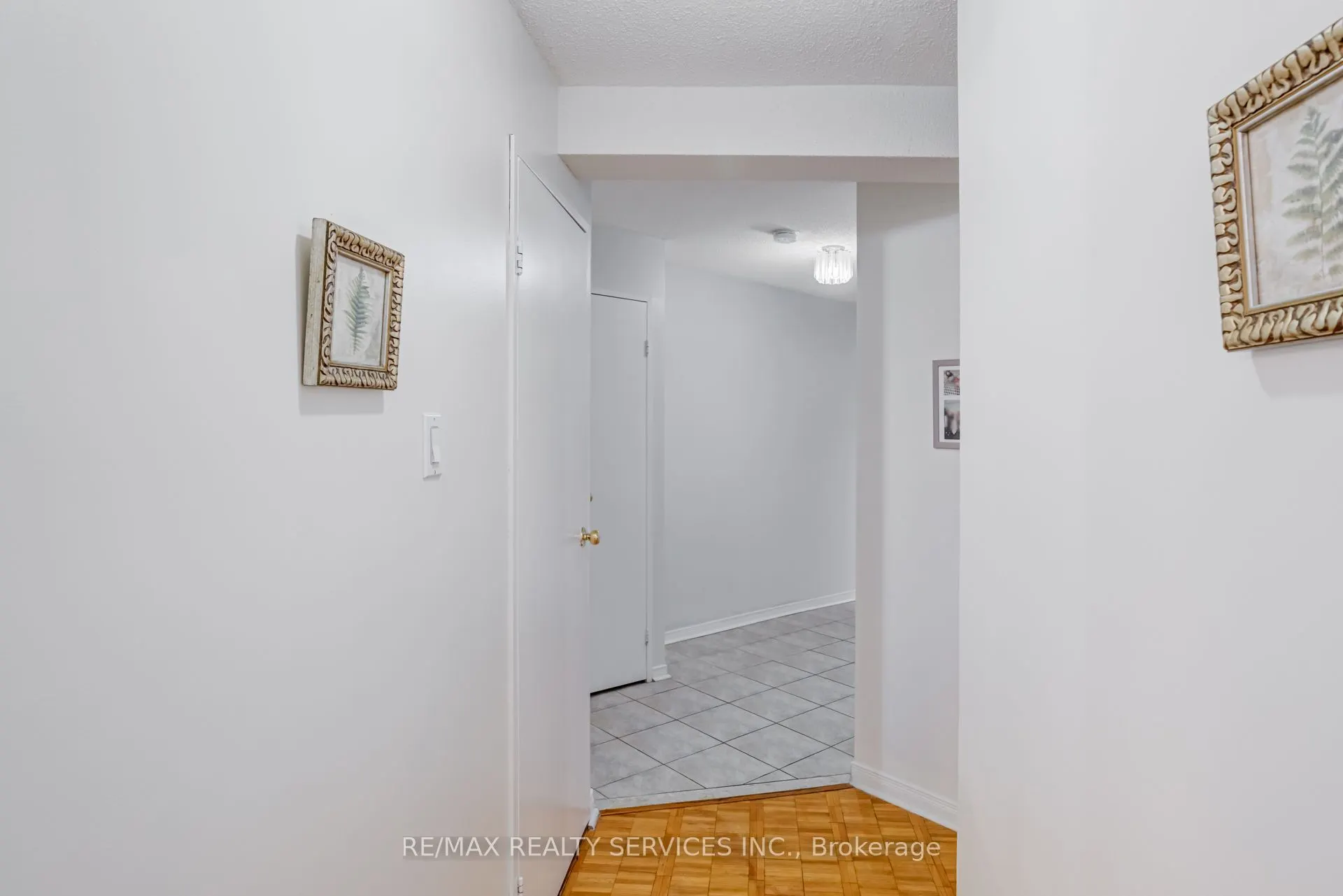 3650 Kaneff Crescent, #1508