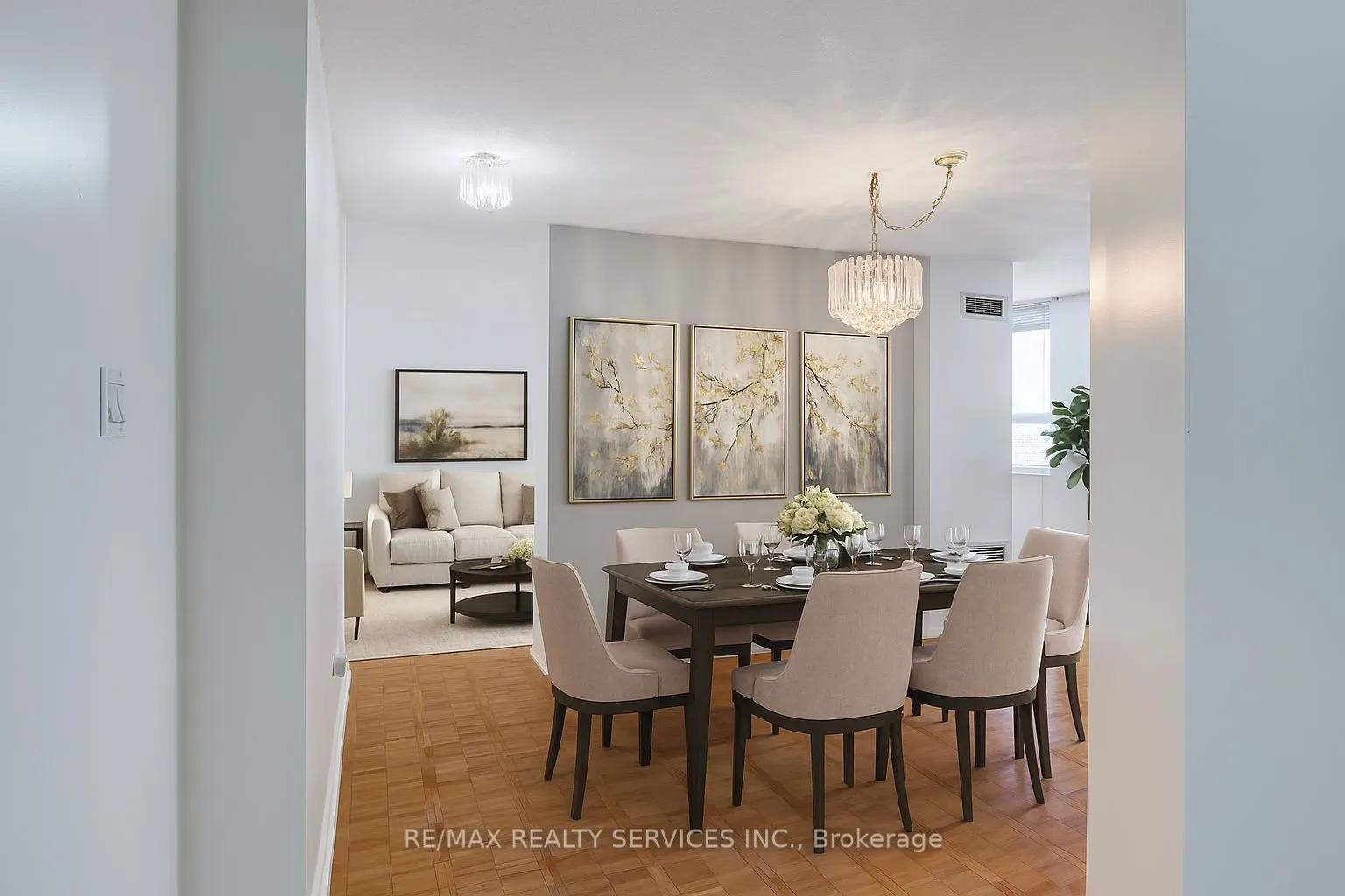 3650 Kaneff Crescent, #1508