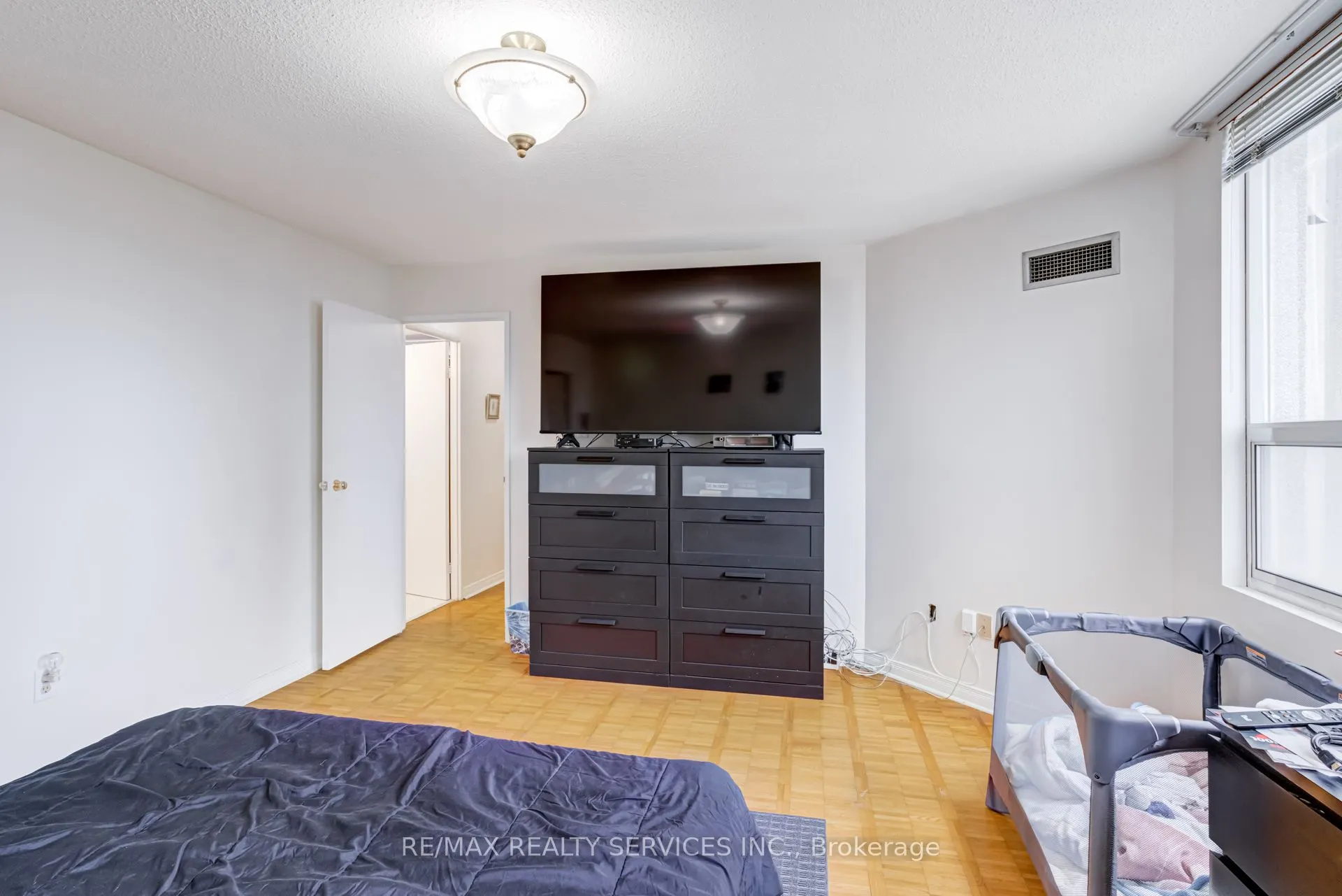 3650 Kaneff Crescent, #1508