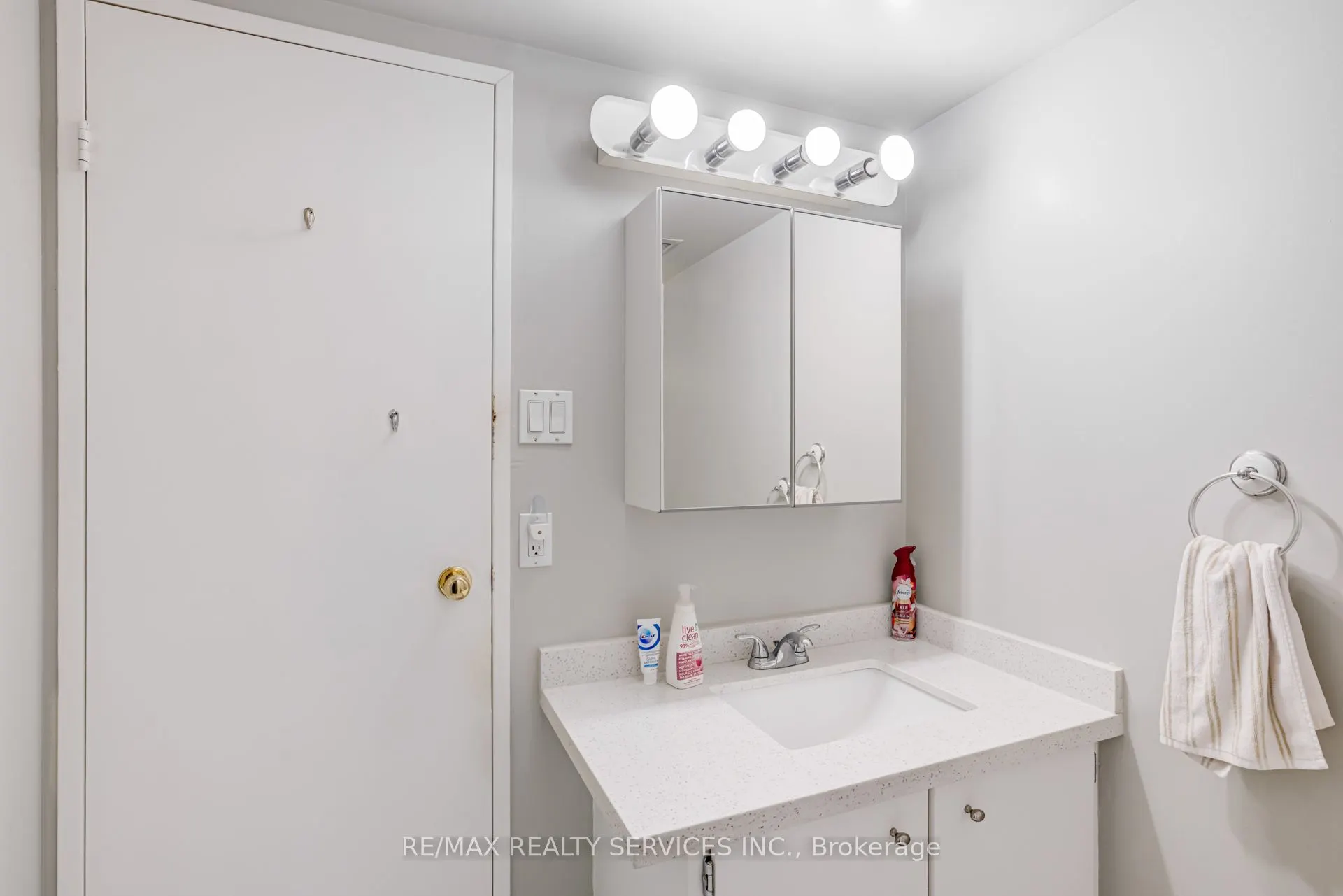 3650 Kaneff Crescent, #1508