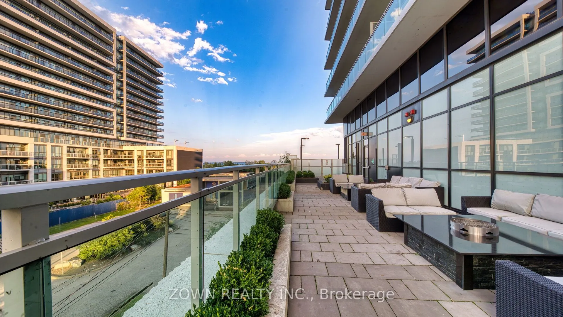 33 Shore Breeze Drive, #1206