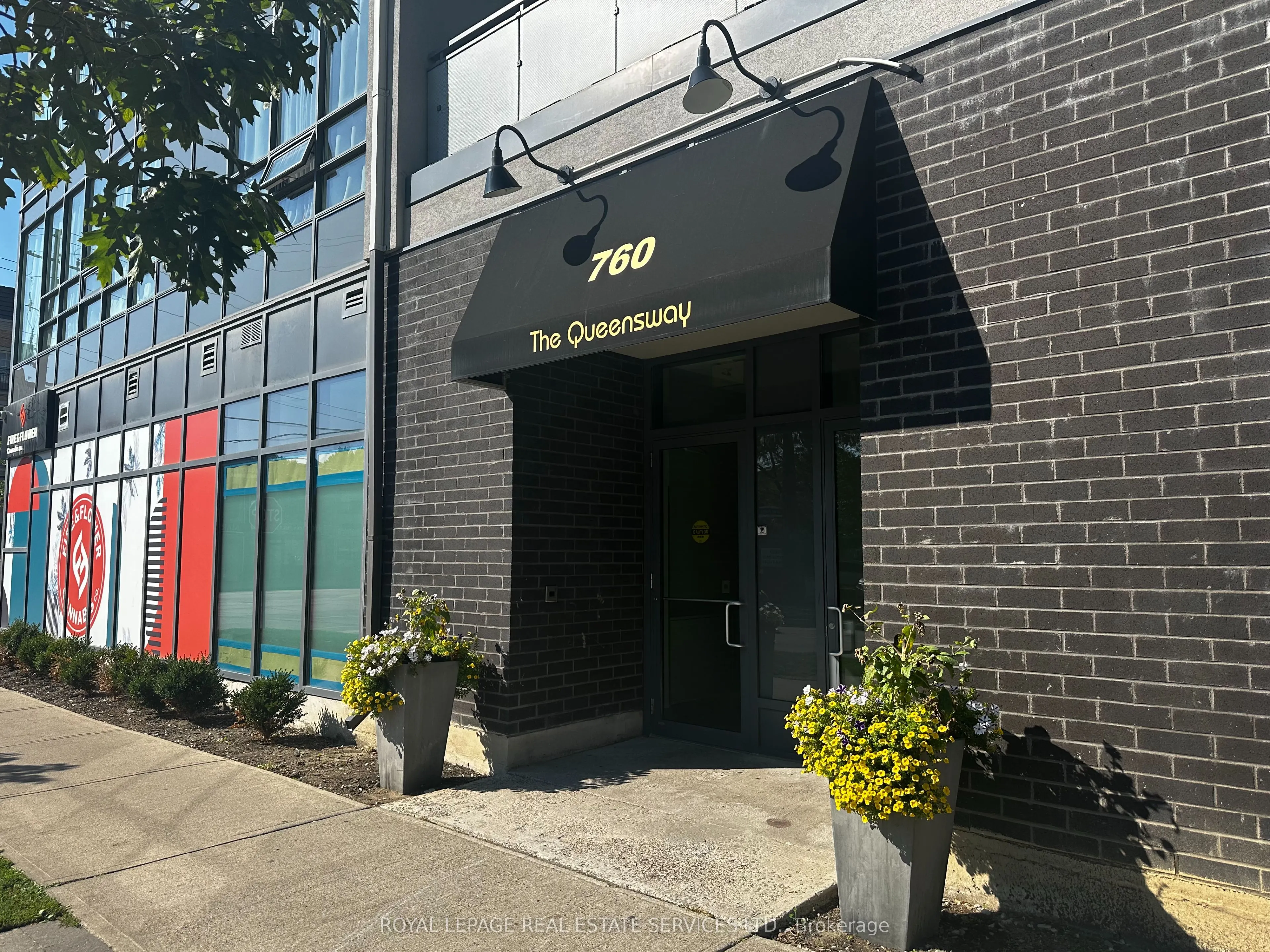 760 The Queensway, #412