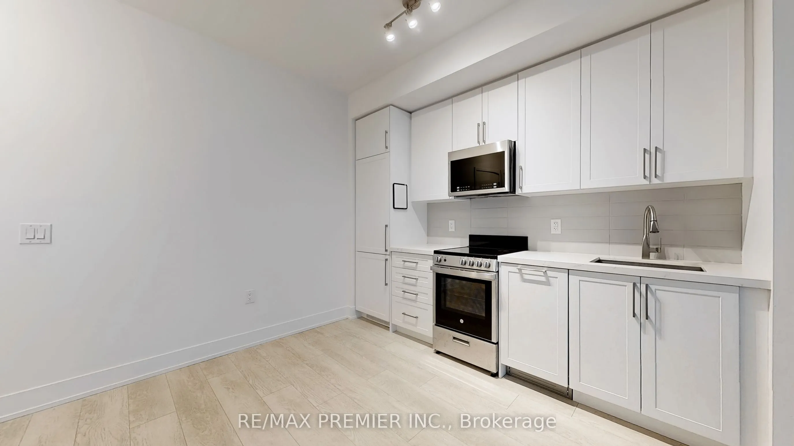 2450 Old Bronte Road, #429