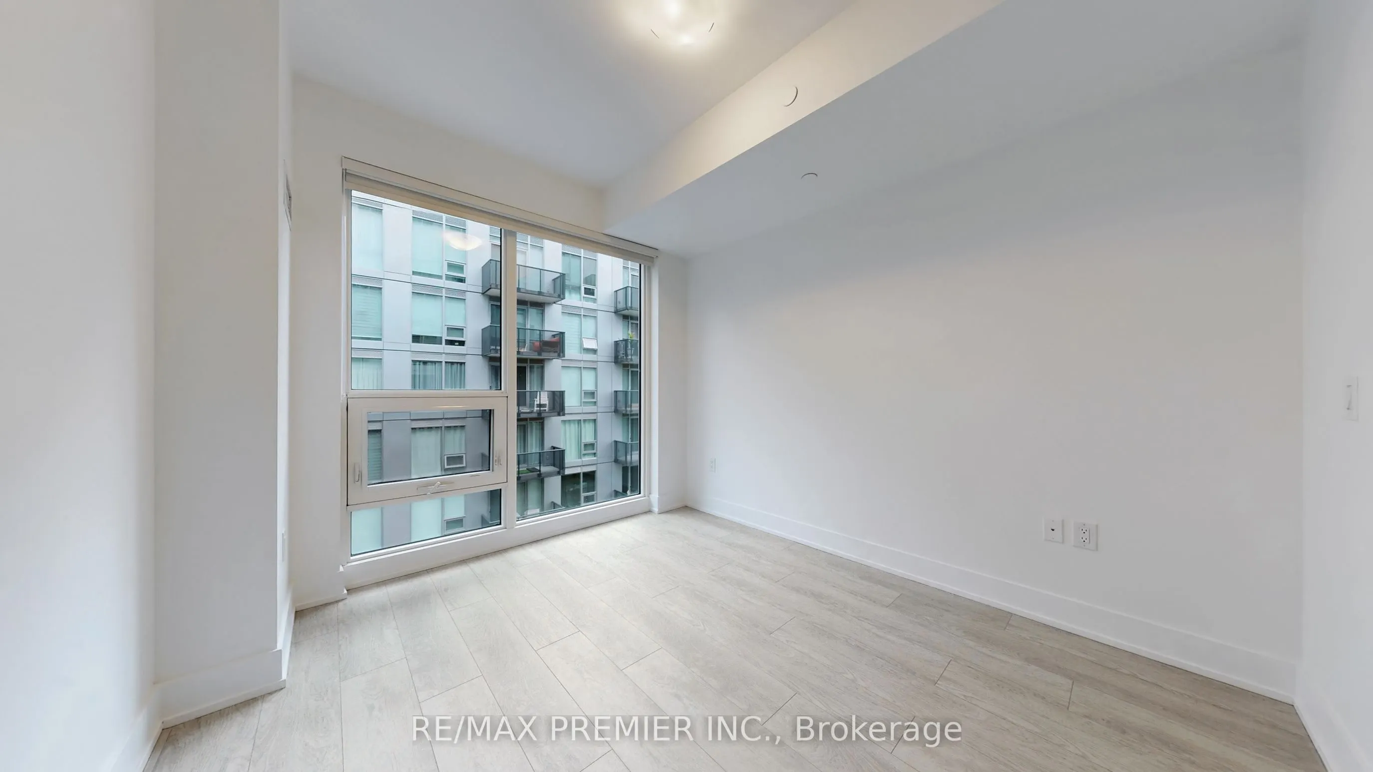 2450 Old Bronte Road, #429