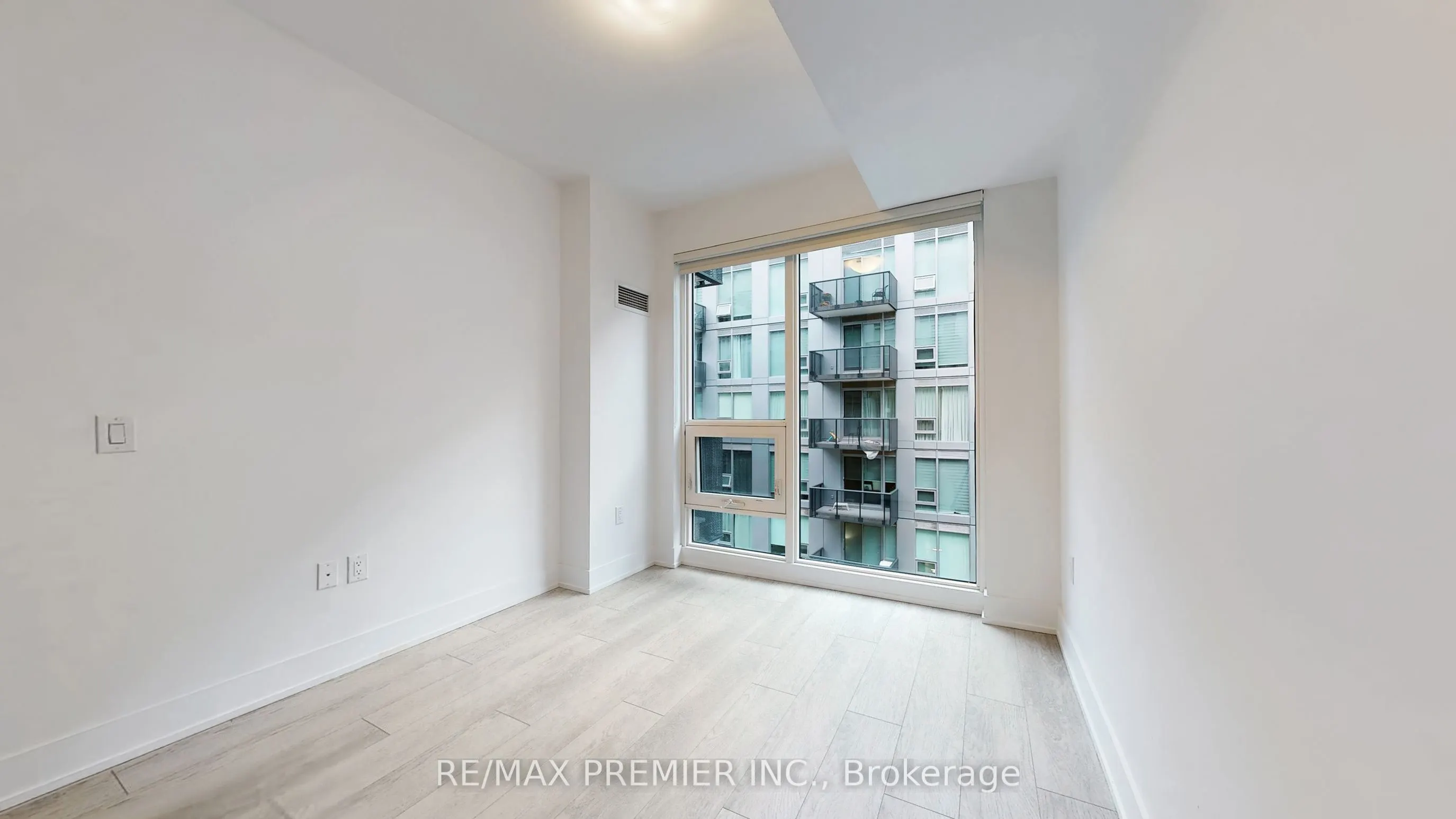 2450 Old Bronte Road, #429