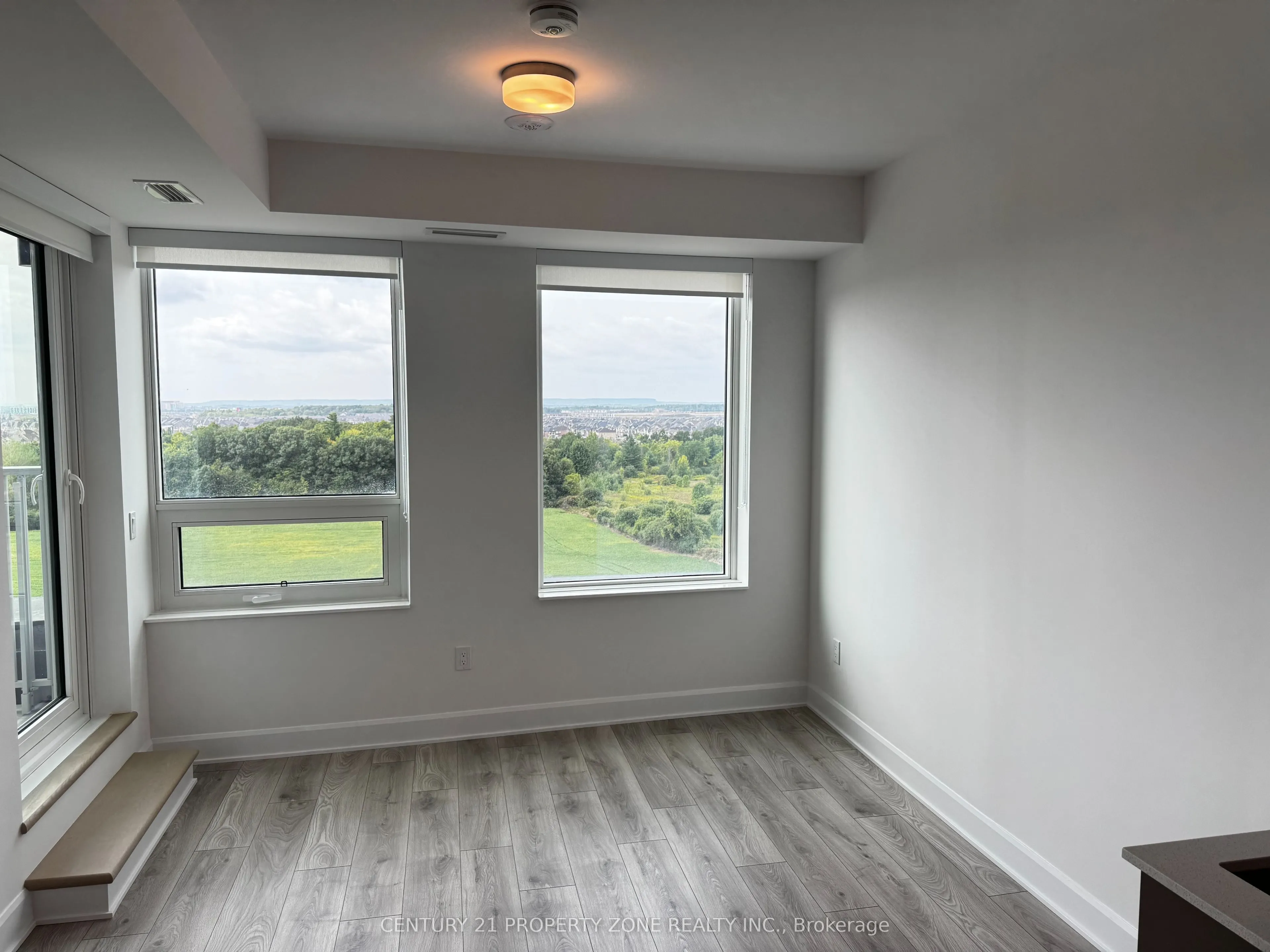 3240 William Colston Avenue, #907