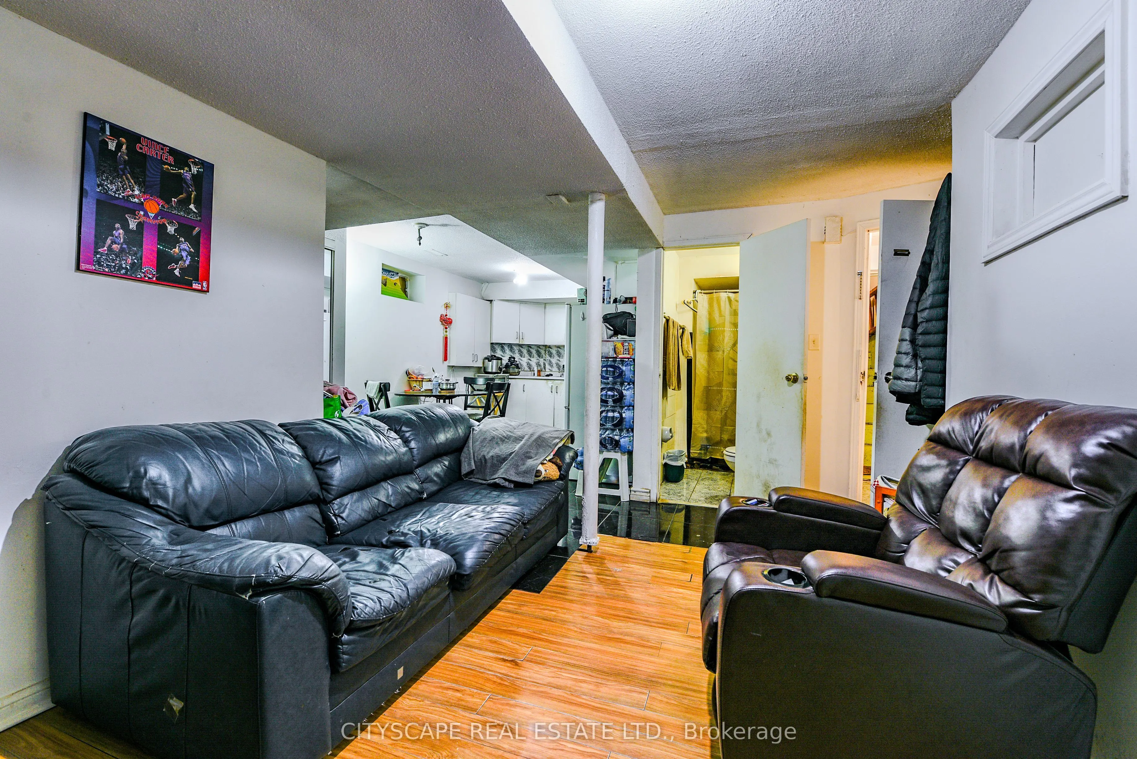 379 Wallenberg Crescent E