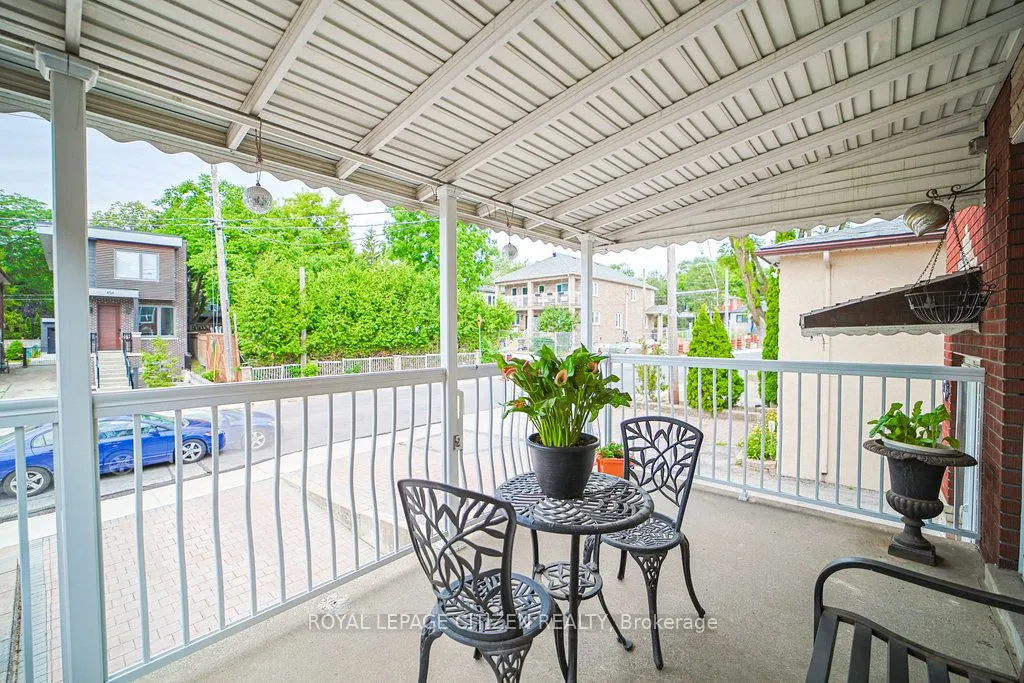 347 Harvie Avenue