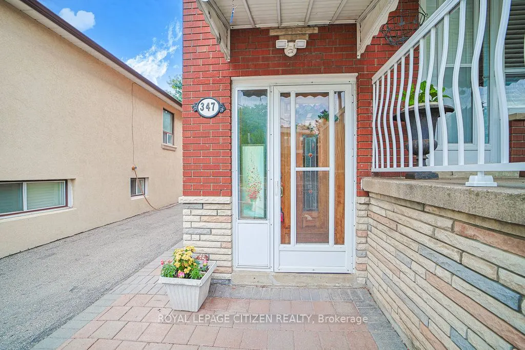 347 Harvie Avenue