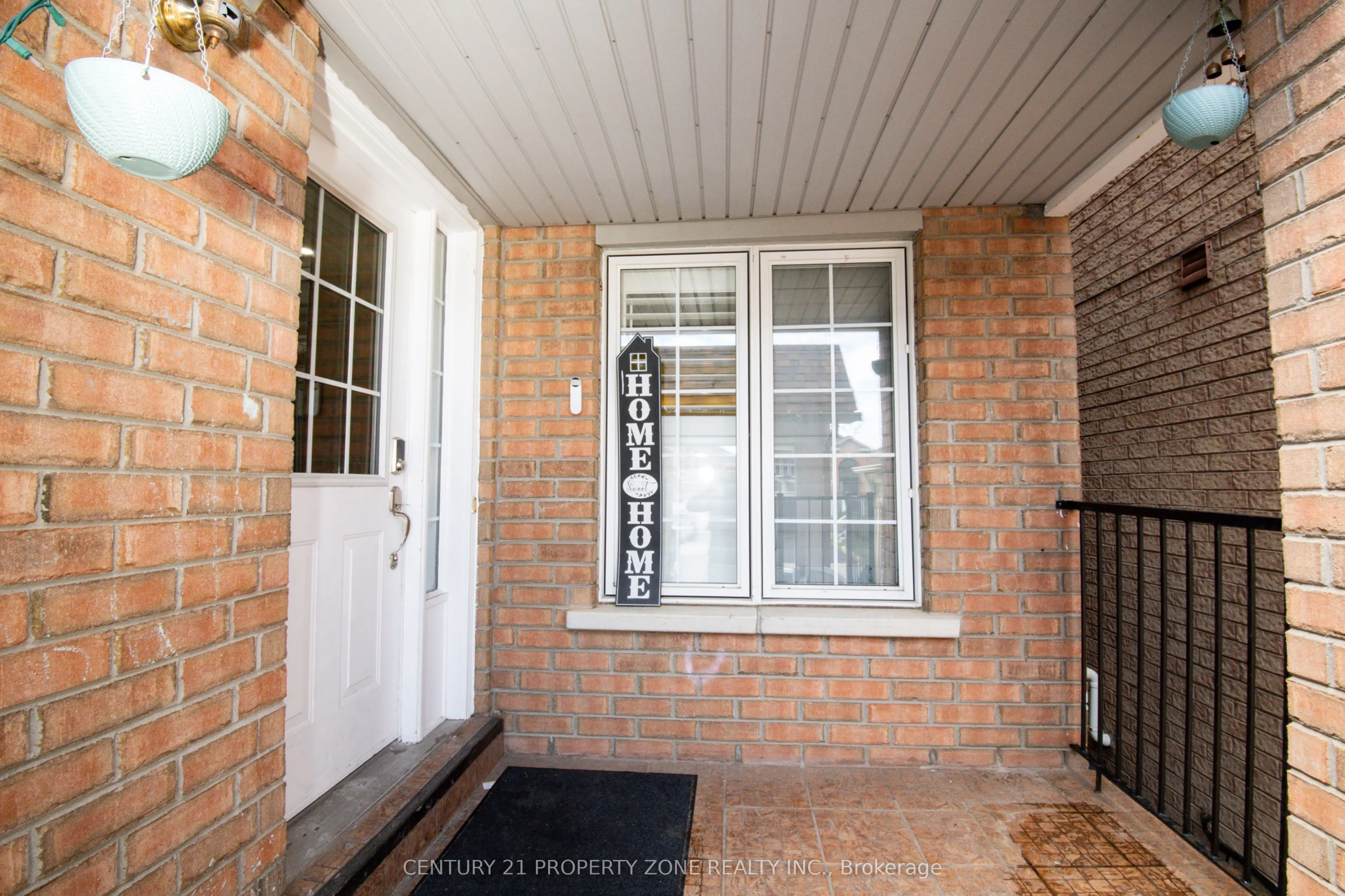 32 Summerdale Crescent