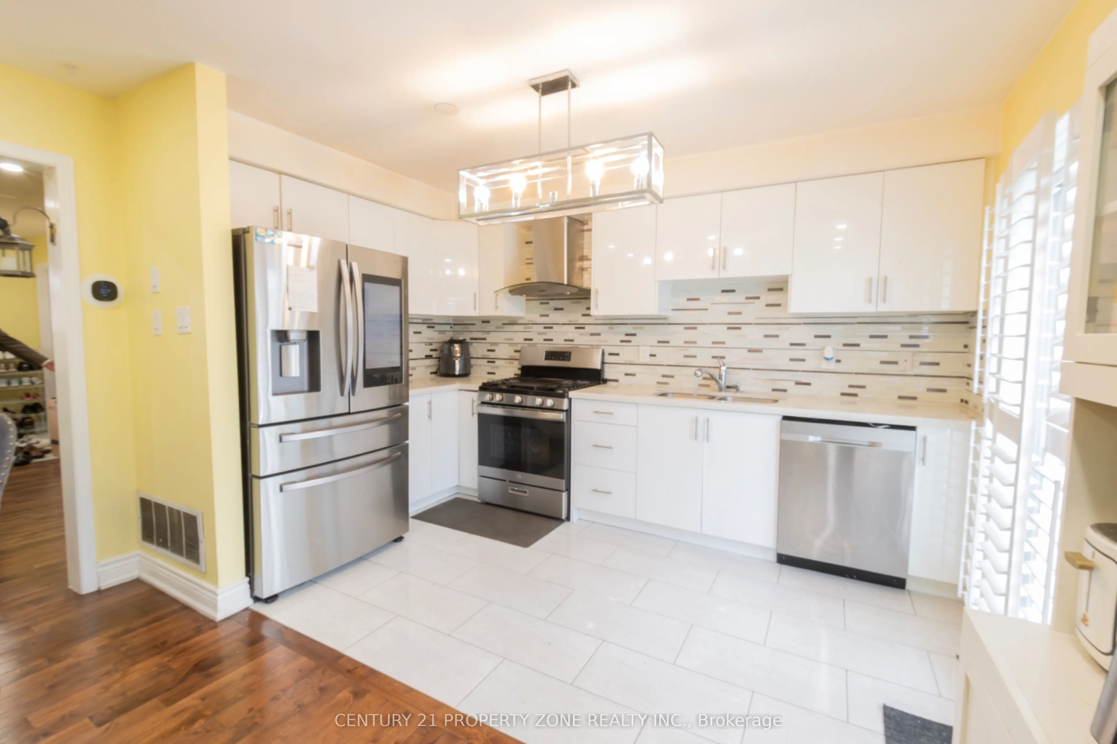 32 Summerdale Crescent