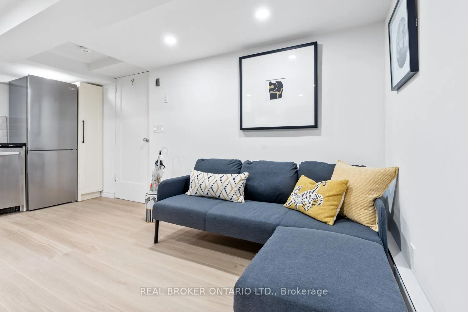 #2 343 Prince Edward Drive N, ##2
