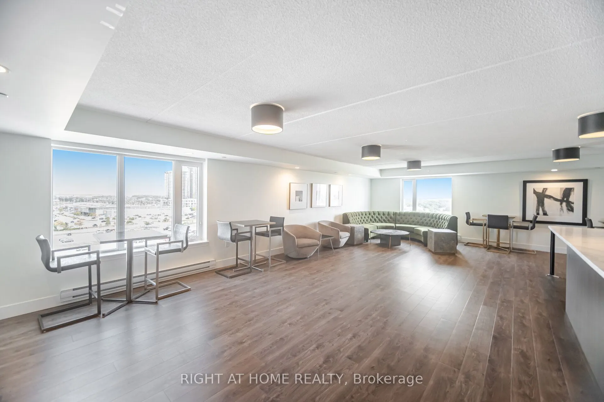 716 Main Street E, #101