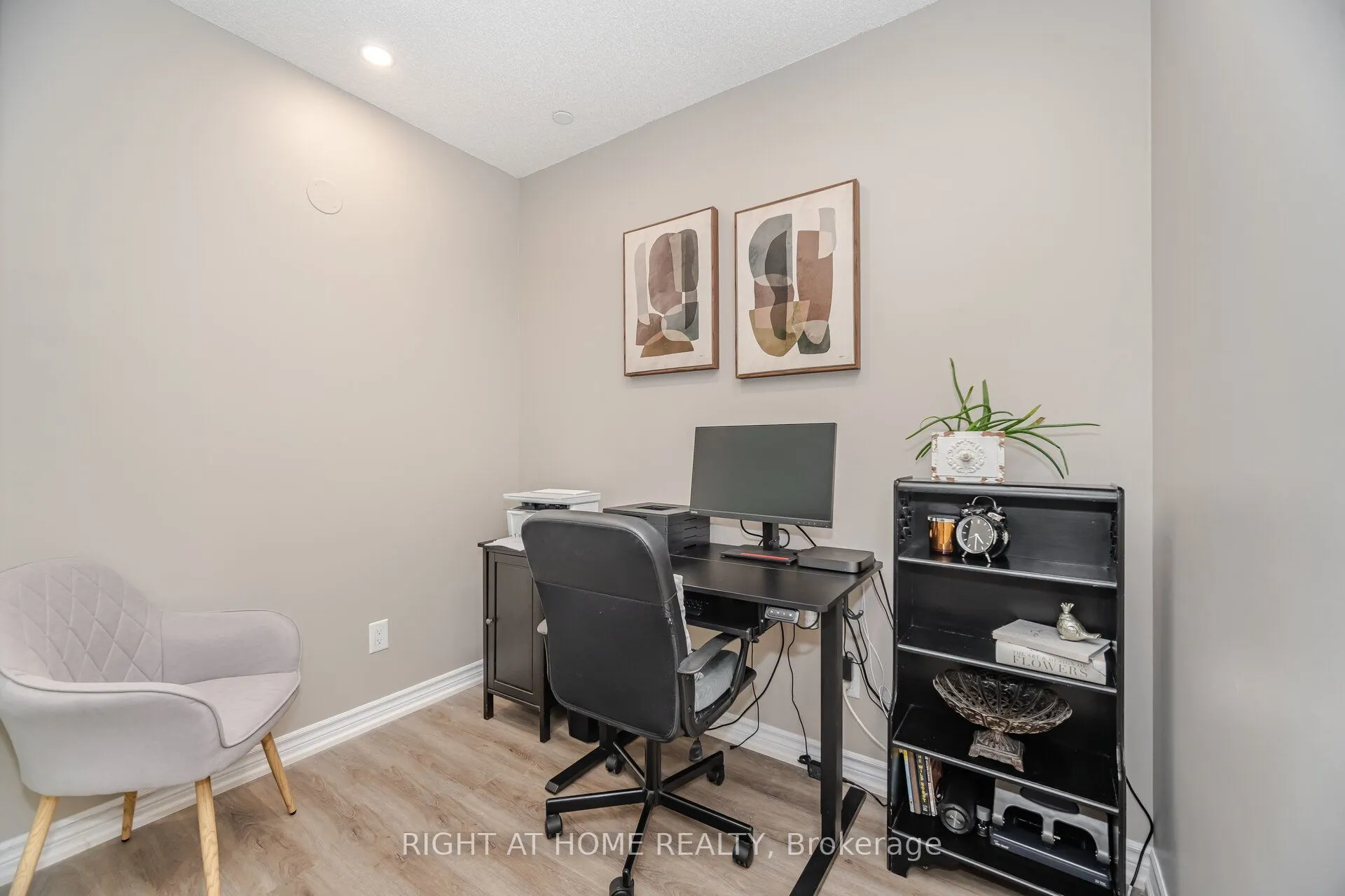 716 Main Street E, #101