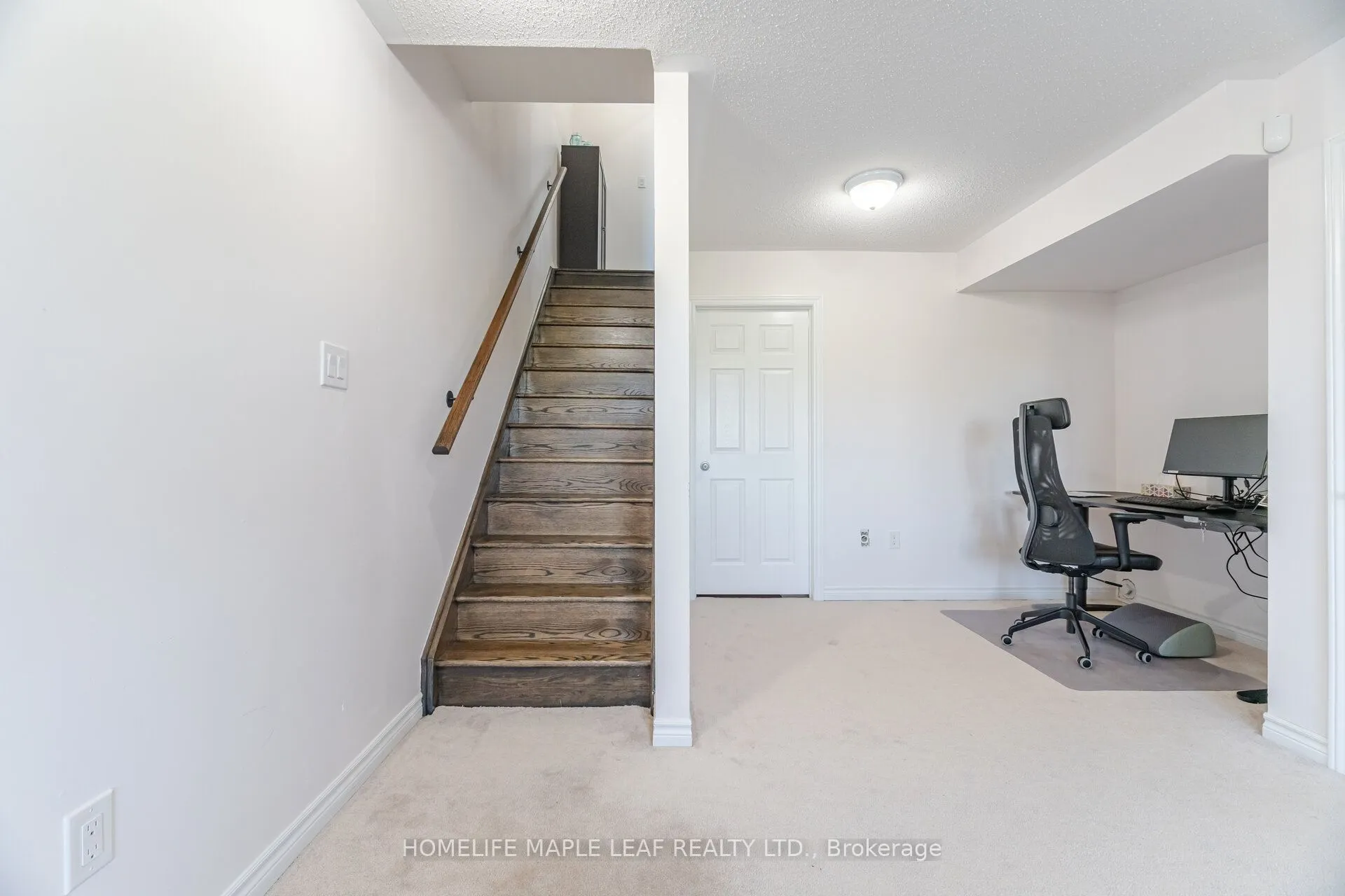 30 Agava Street S