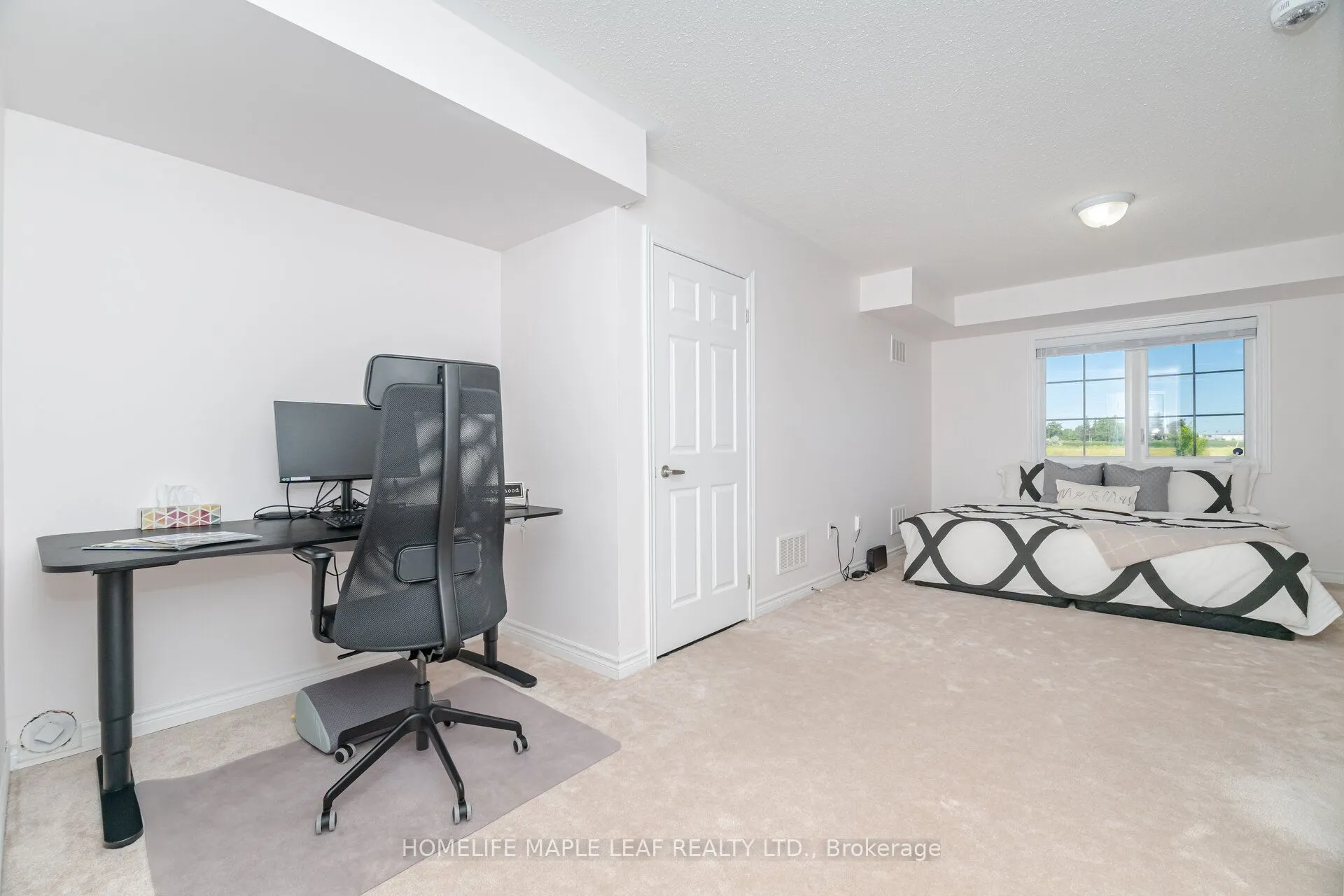 30 Agava Street S