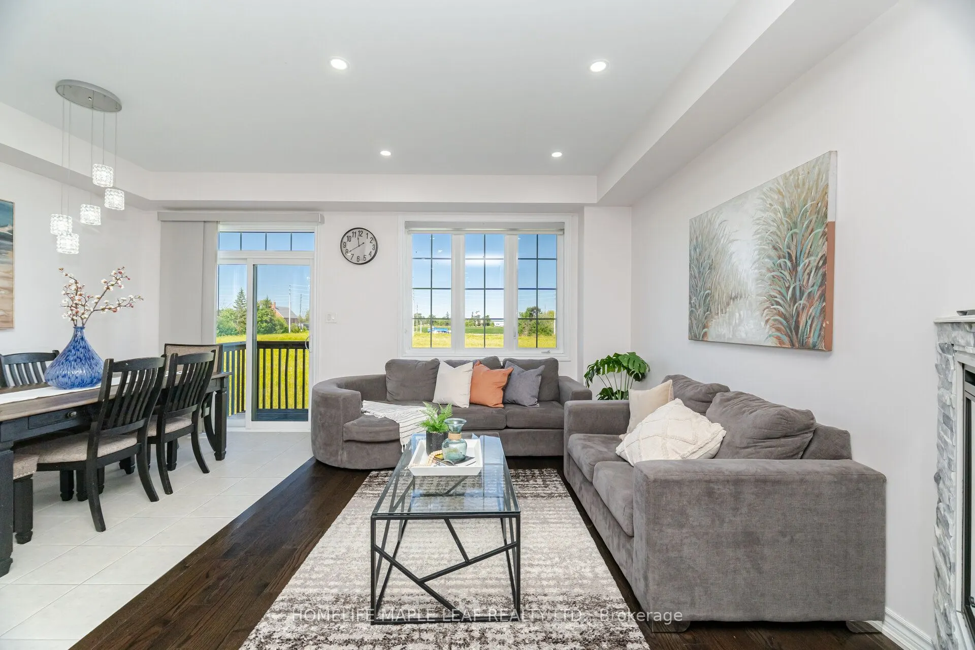 30 Agava Street S