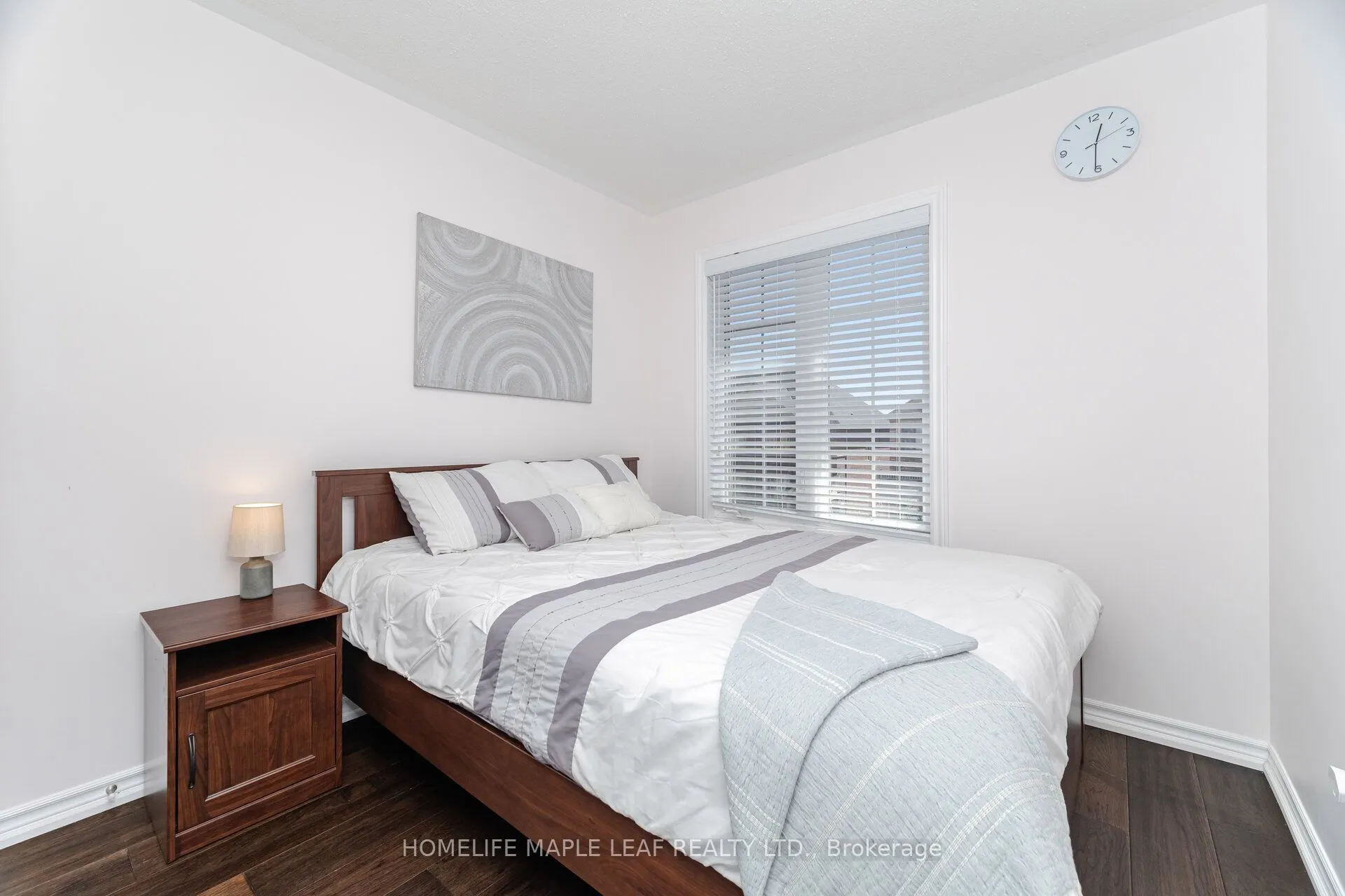 30 Agava Street S