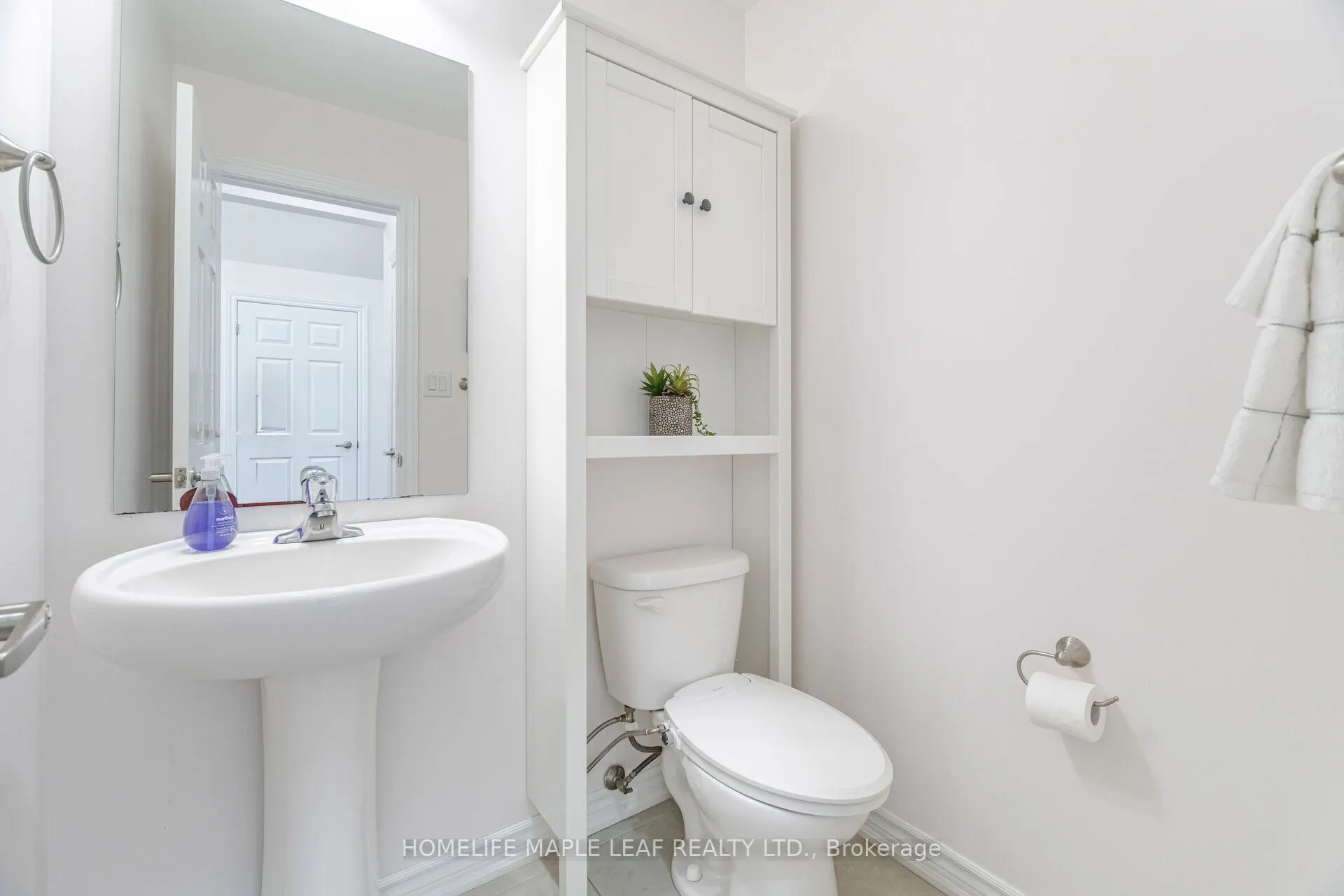 30 Agava Street S