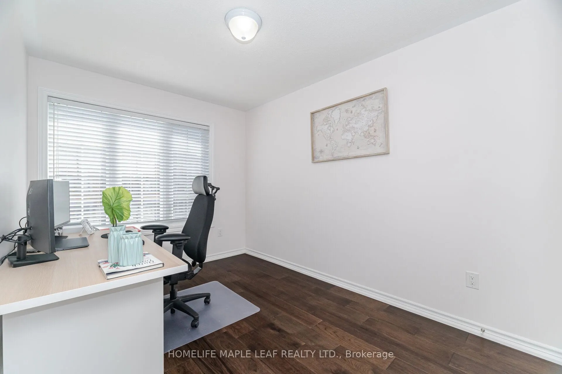 30 Agava Street S