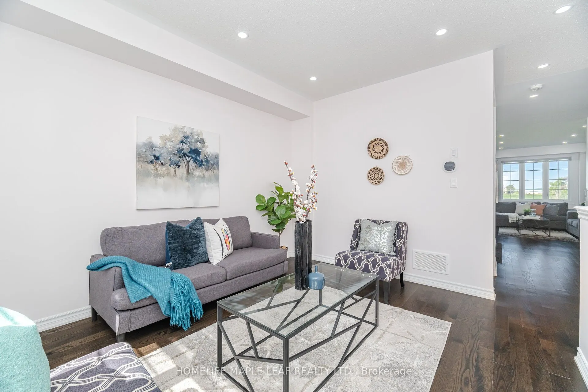 30 Agava Street S