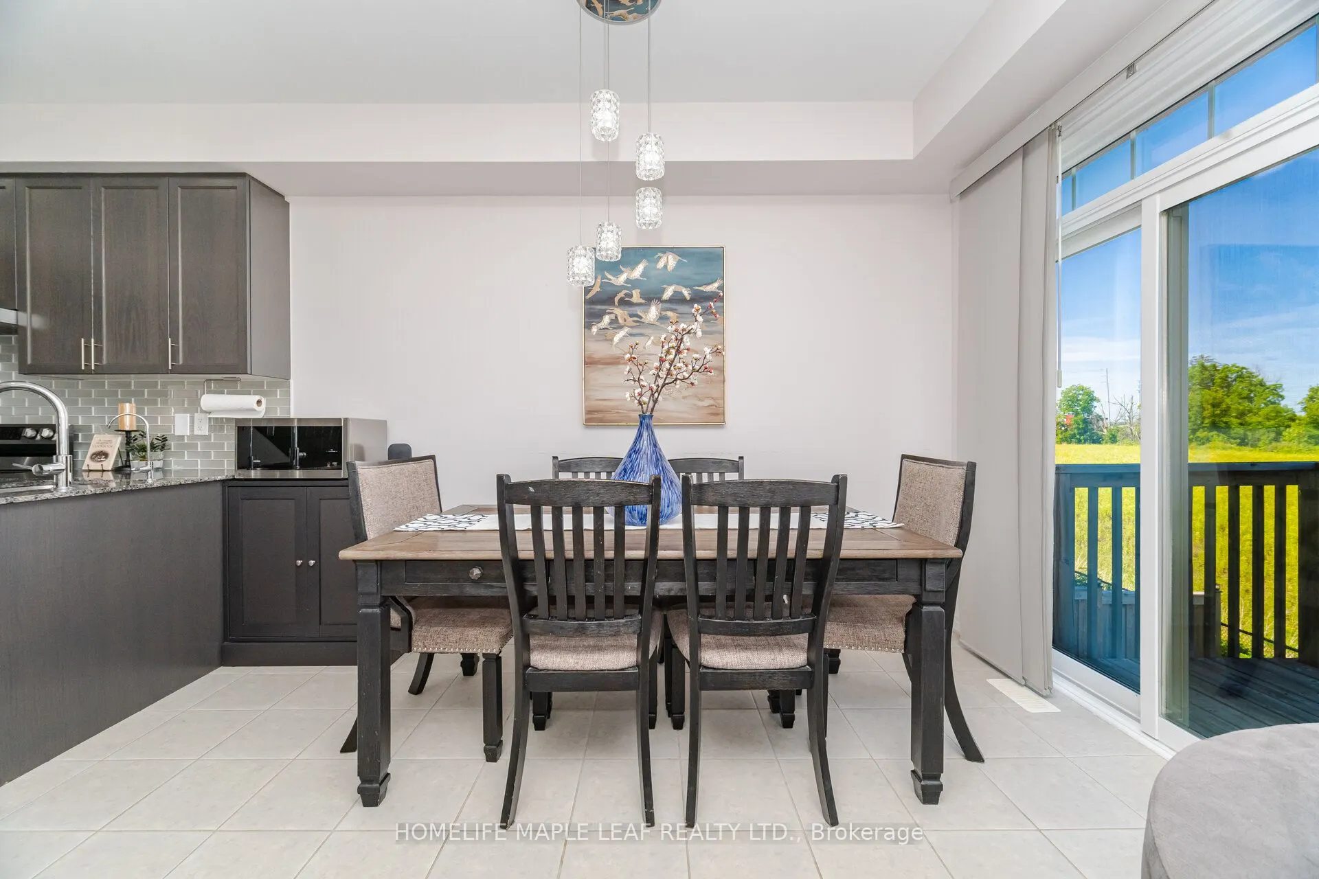 30 Agava Street S