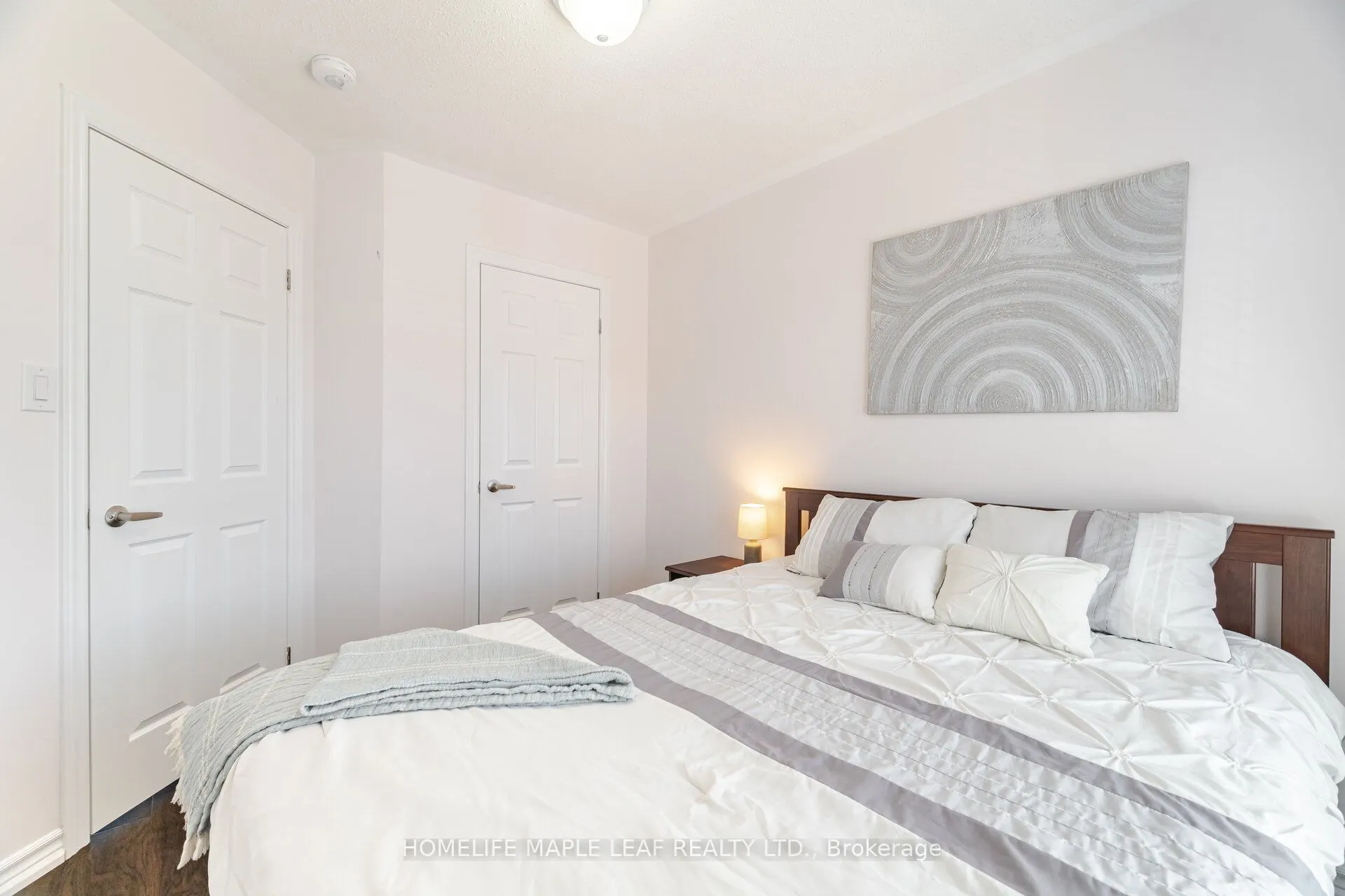 30 Agava Street S
