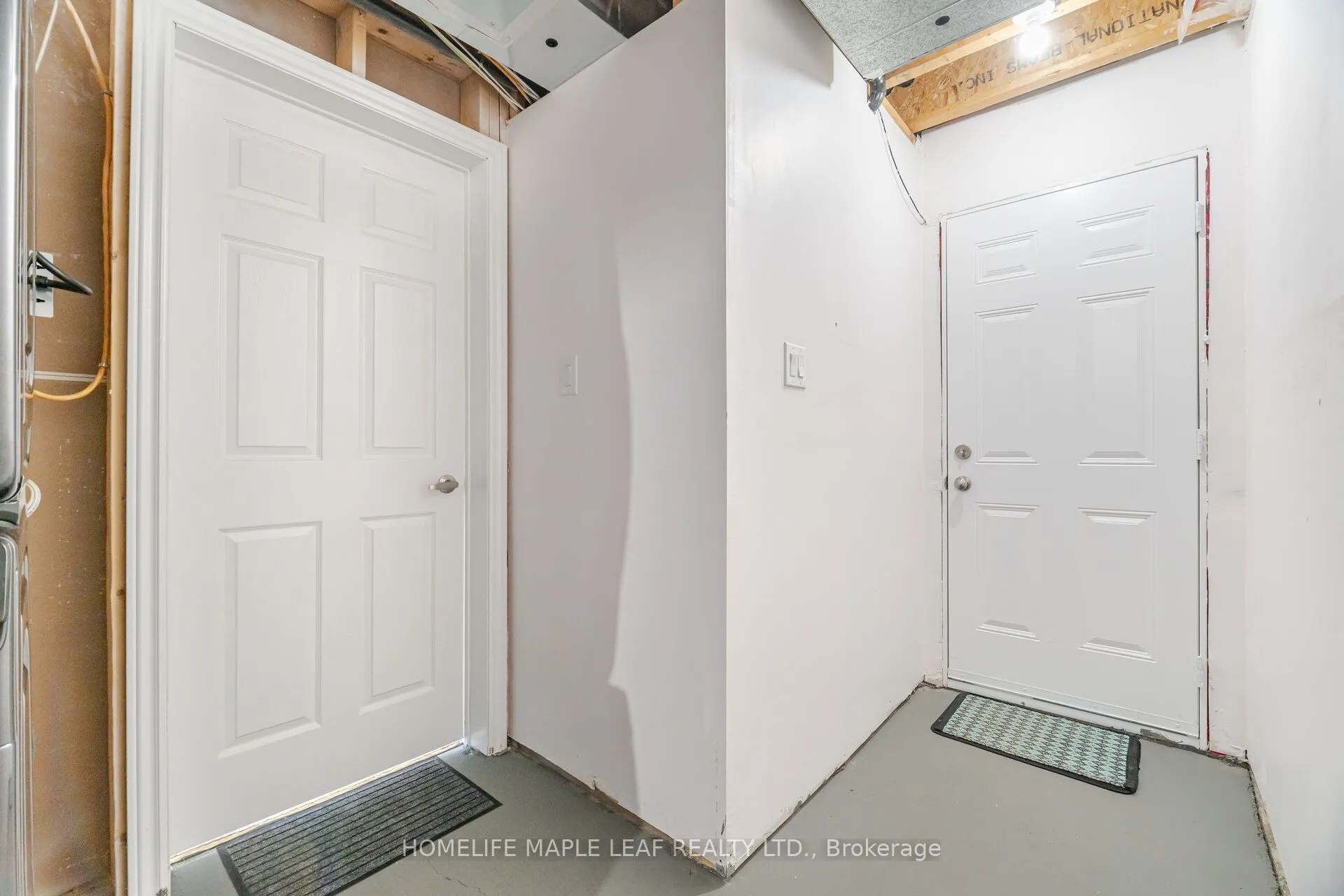 30 Agava Street S
