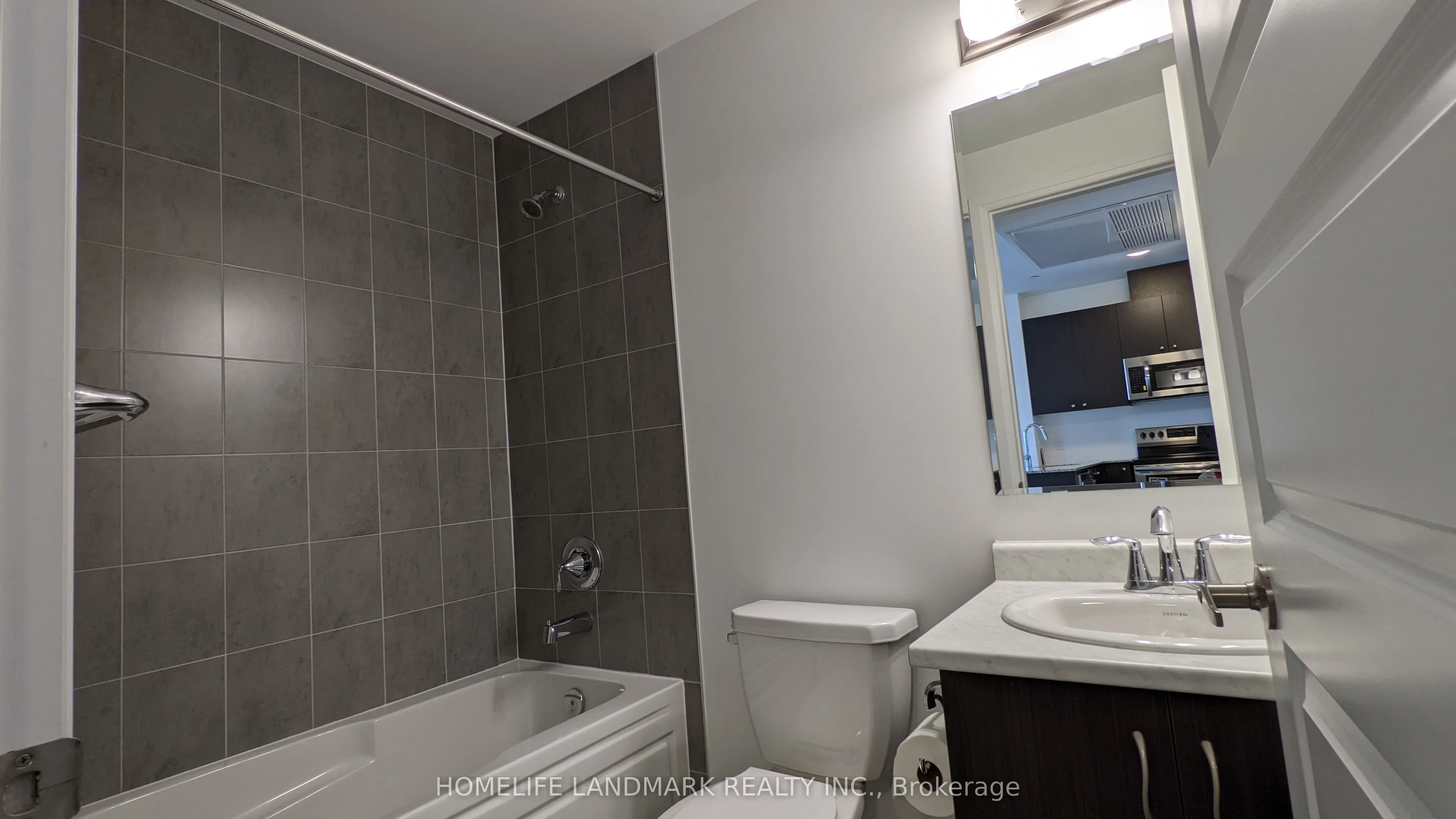 95 Dundas Street W, #121