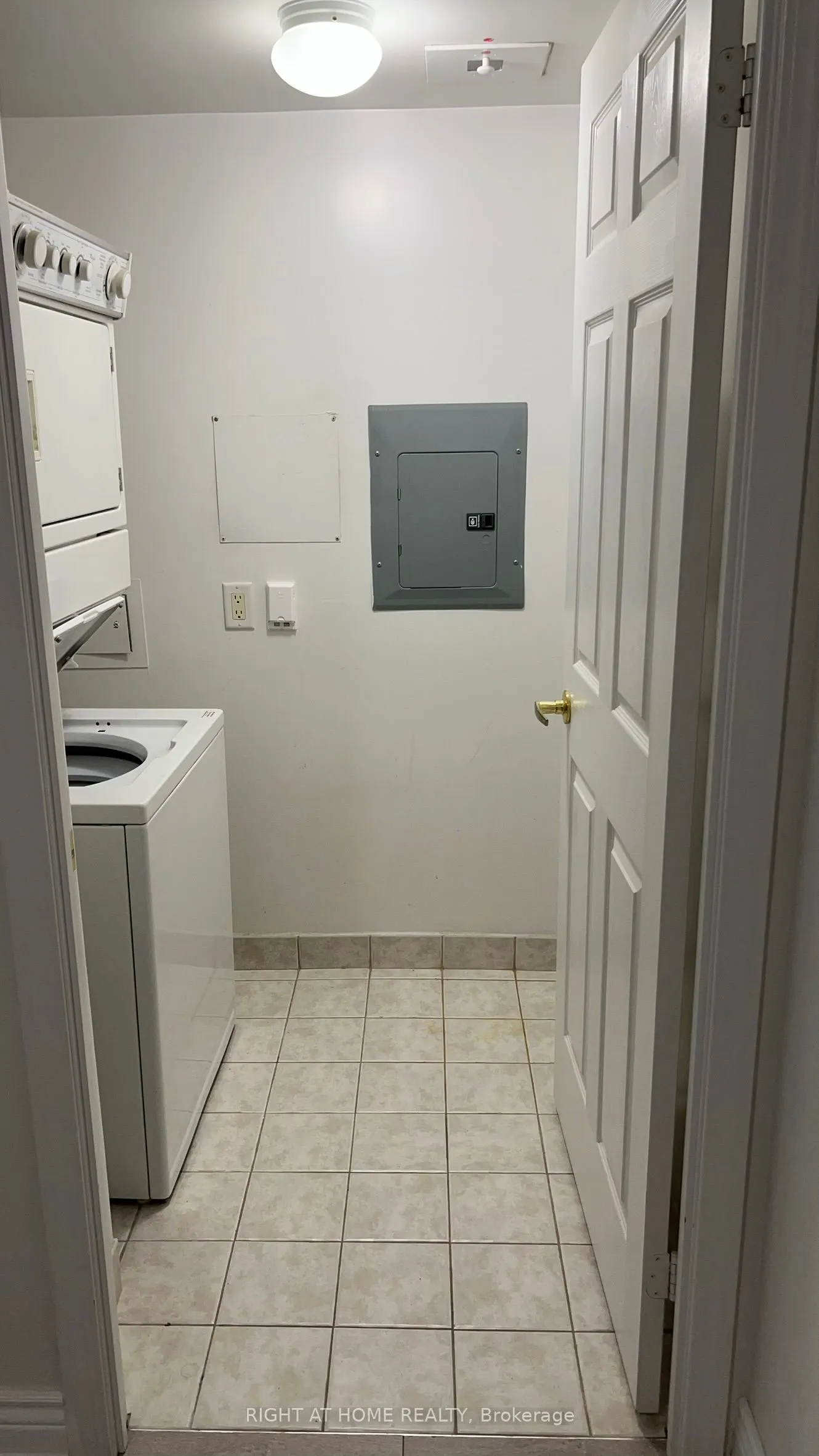 25 Kingsbridge Garden Circle, #919