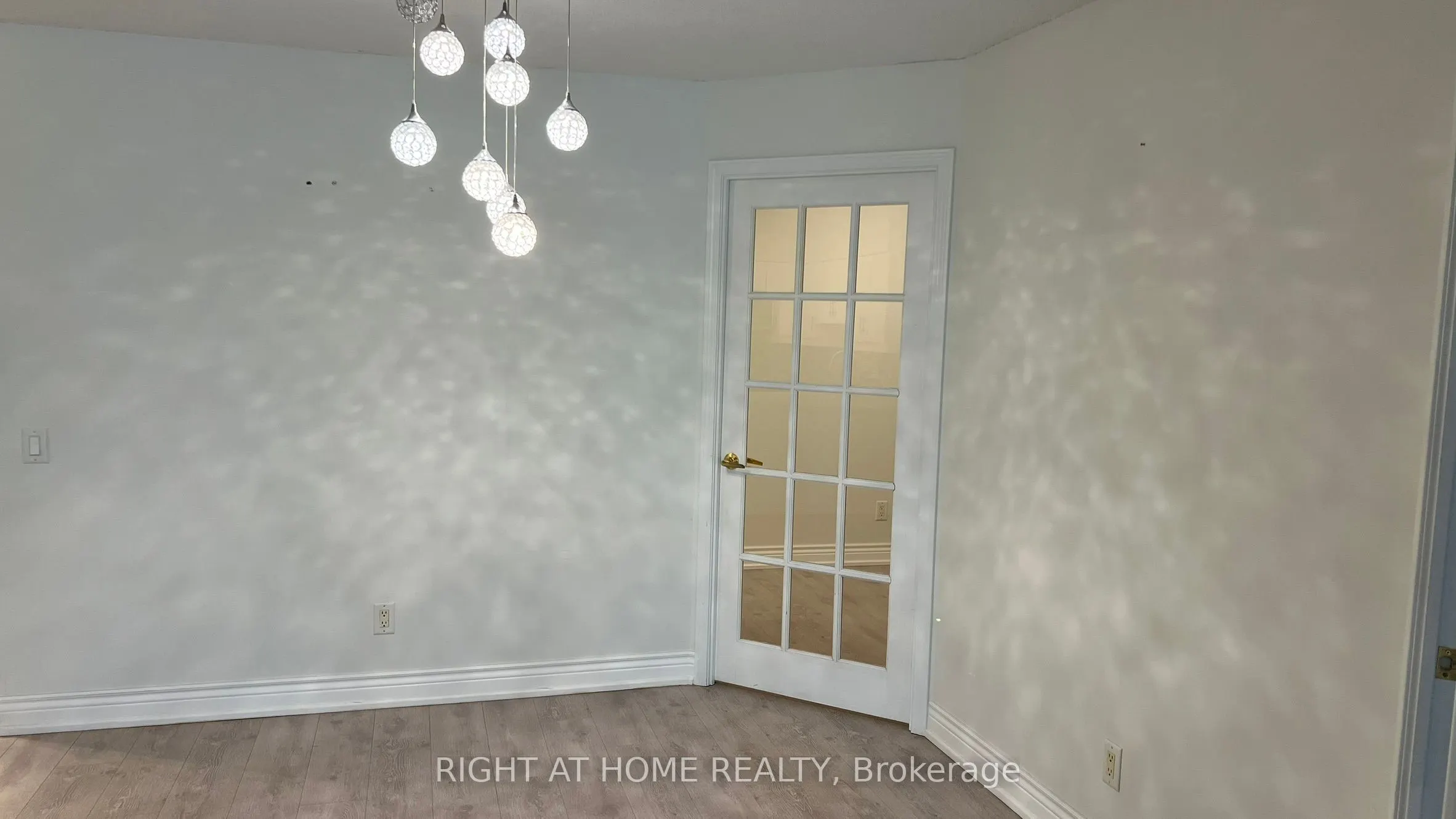 25 Kingsbridge Garden Circle, #919