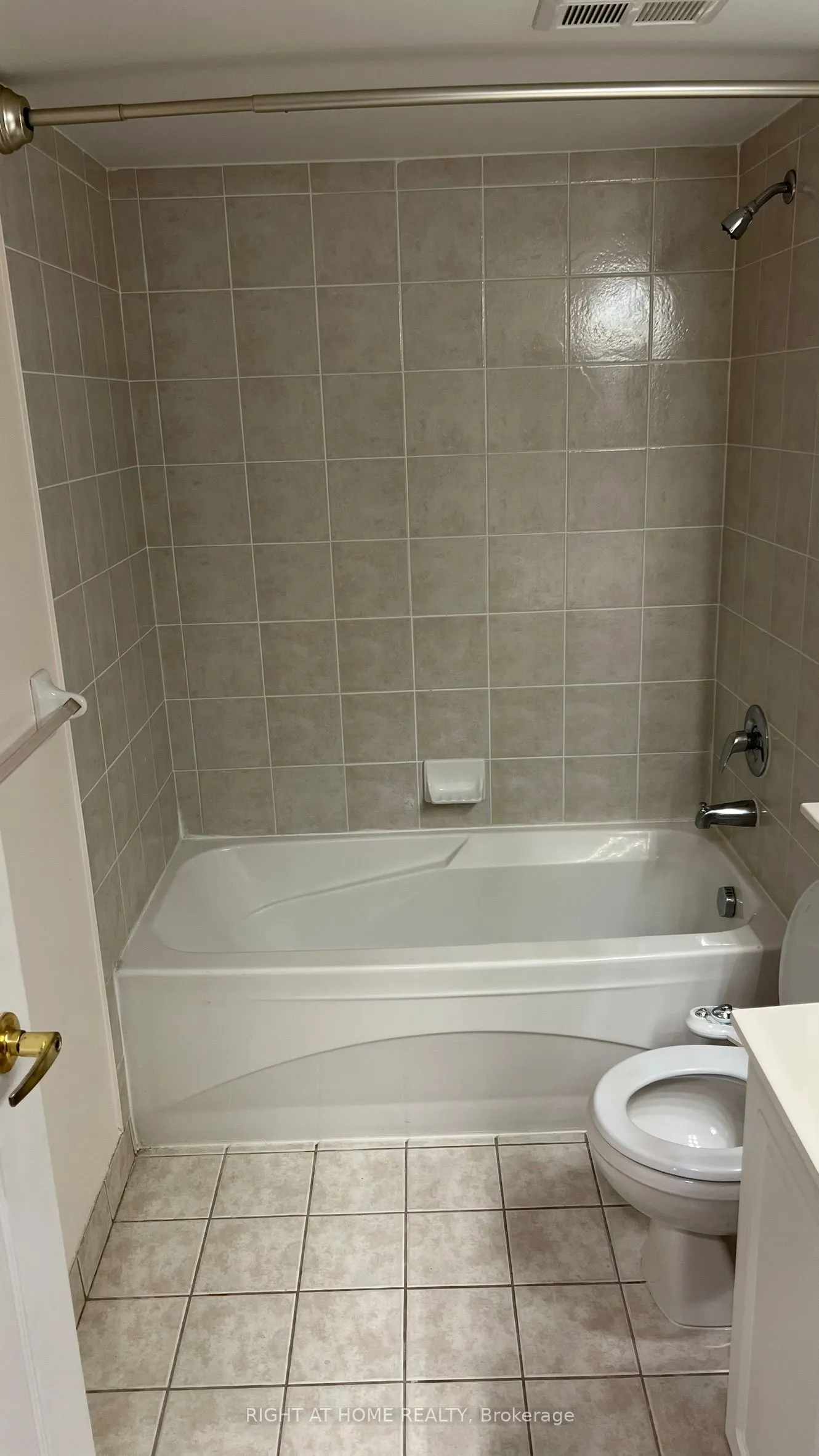 25 Kingsbridge Garden Circle, #919