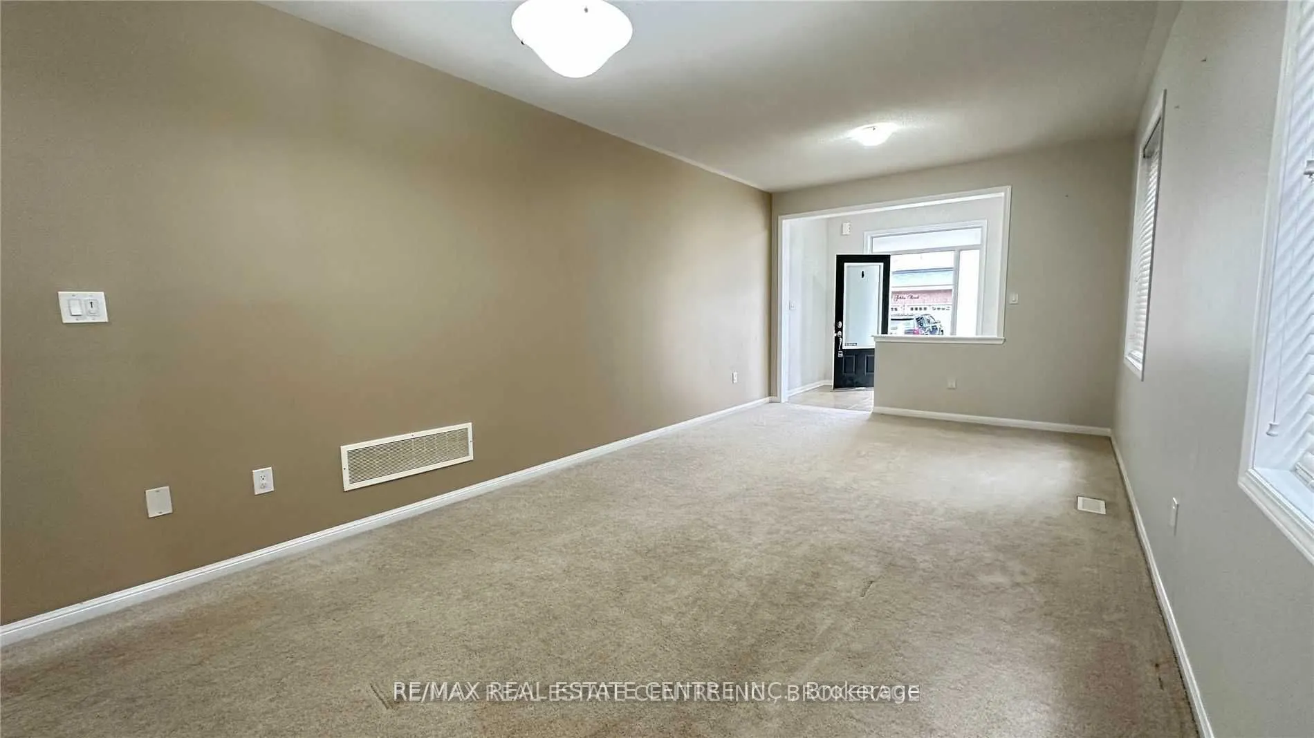 32 Gibbs Road, #UPPER LEVEL