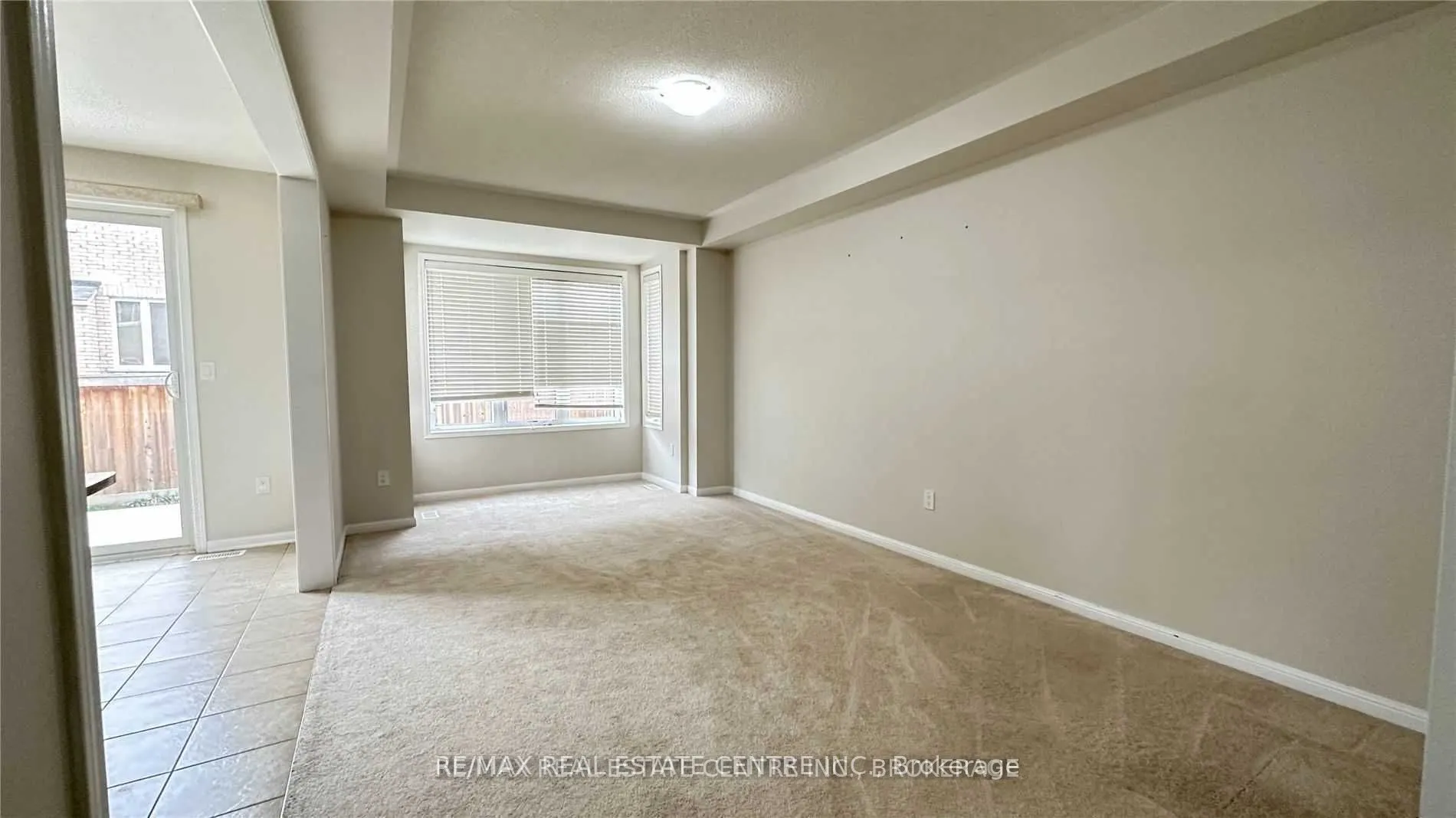 32 Gibbs Road, #UPPER LEVEL