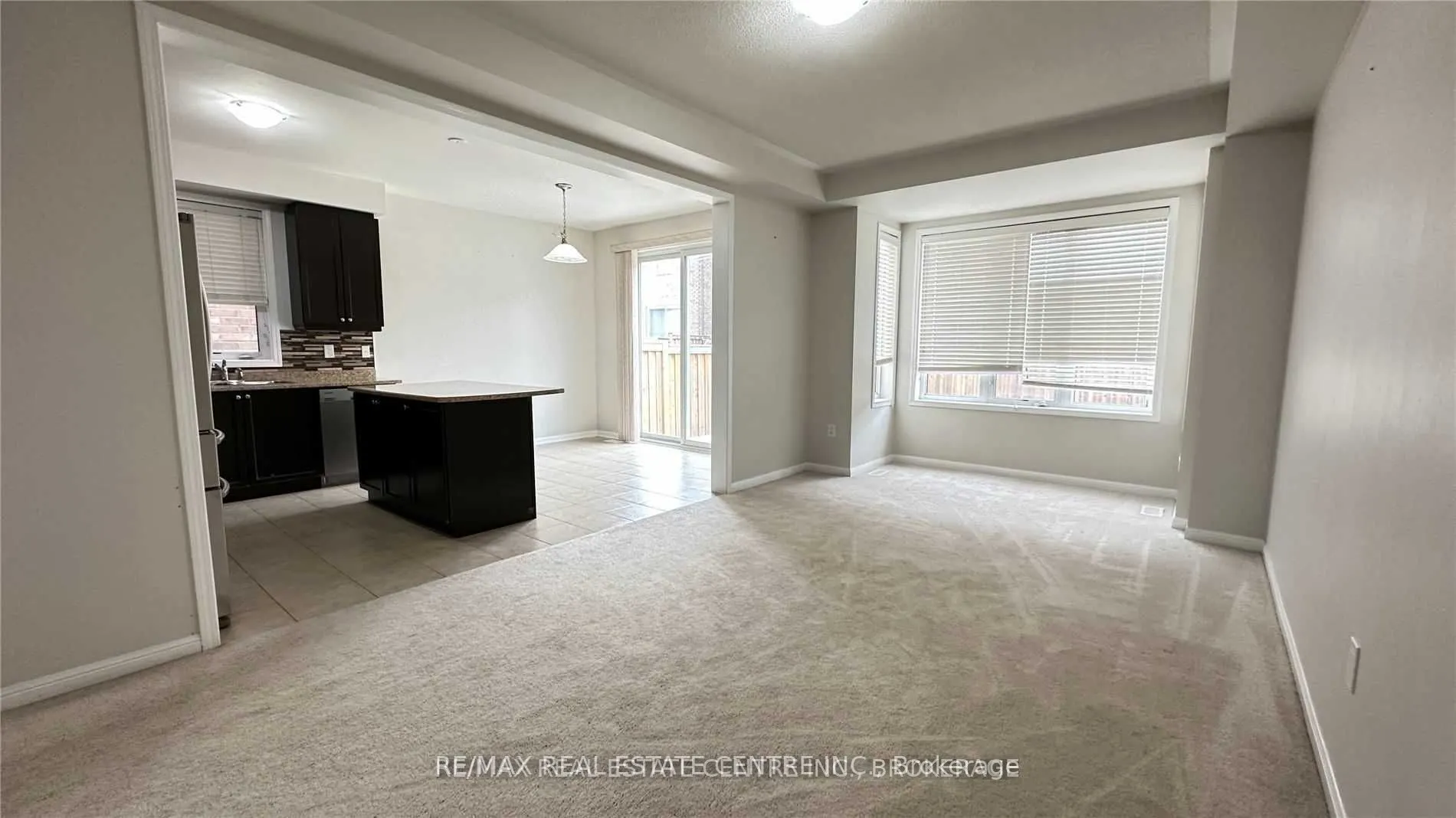 32 Gibbs Road, #UPPER LEVEL