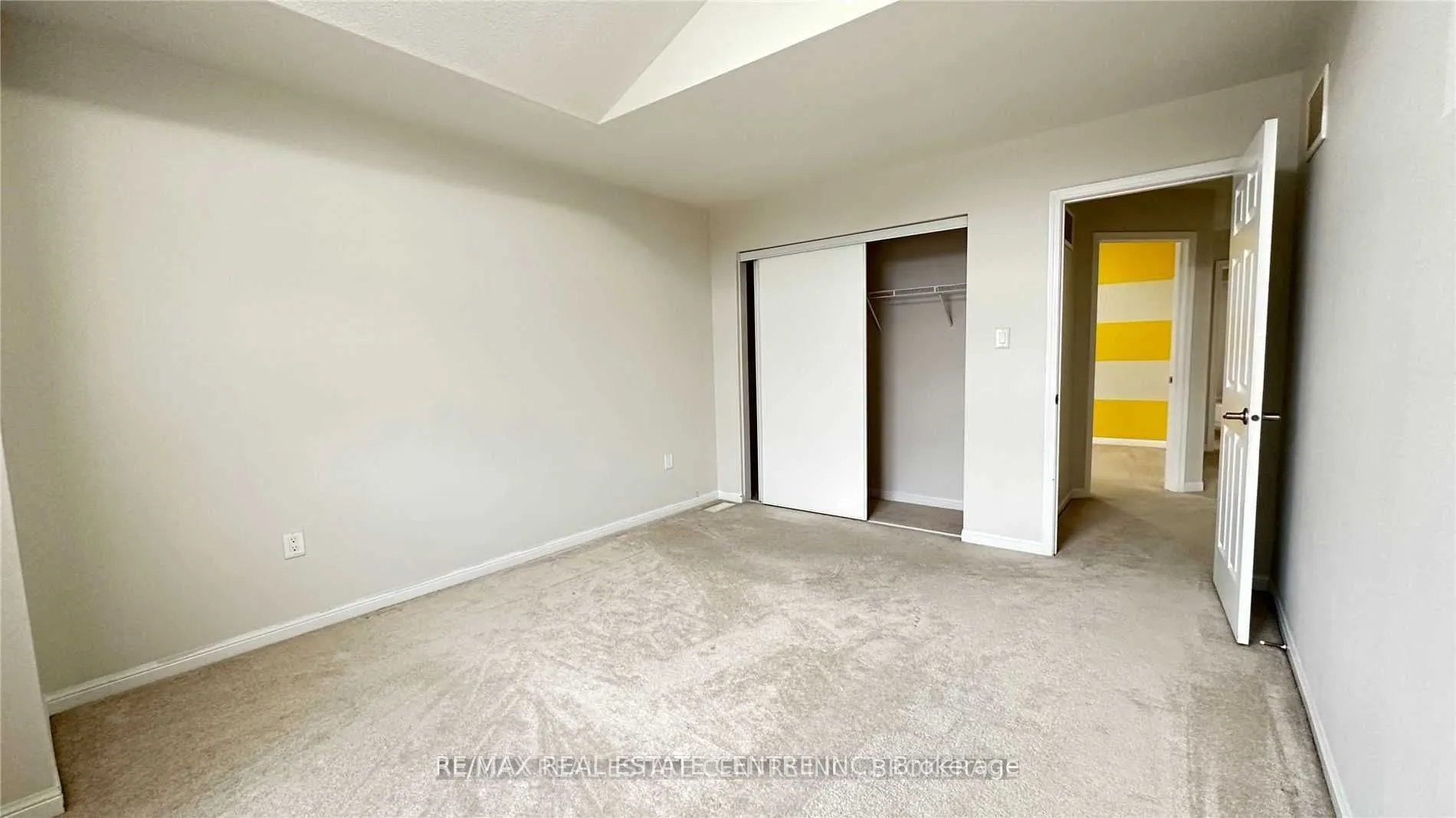 32 Gibbs Road, #UPPER LEVEL