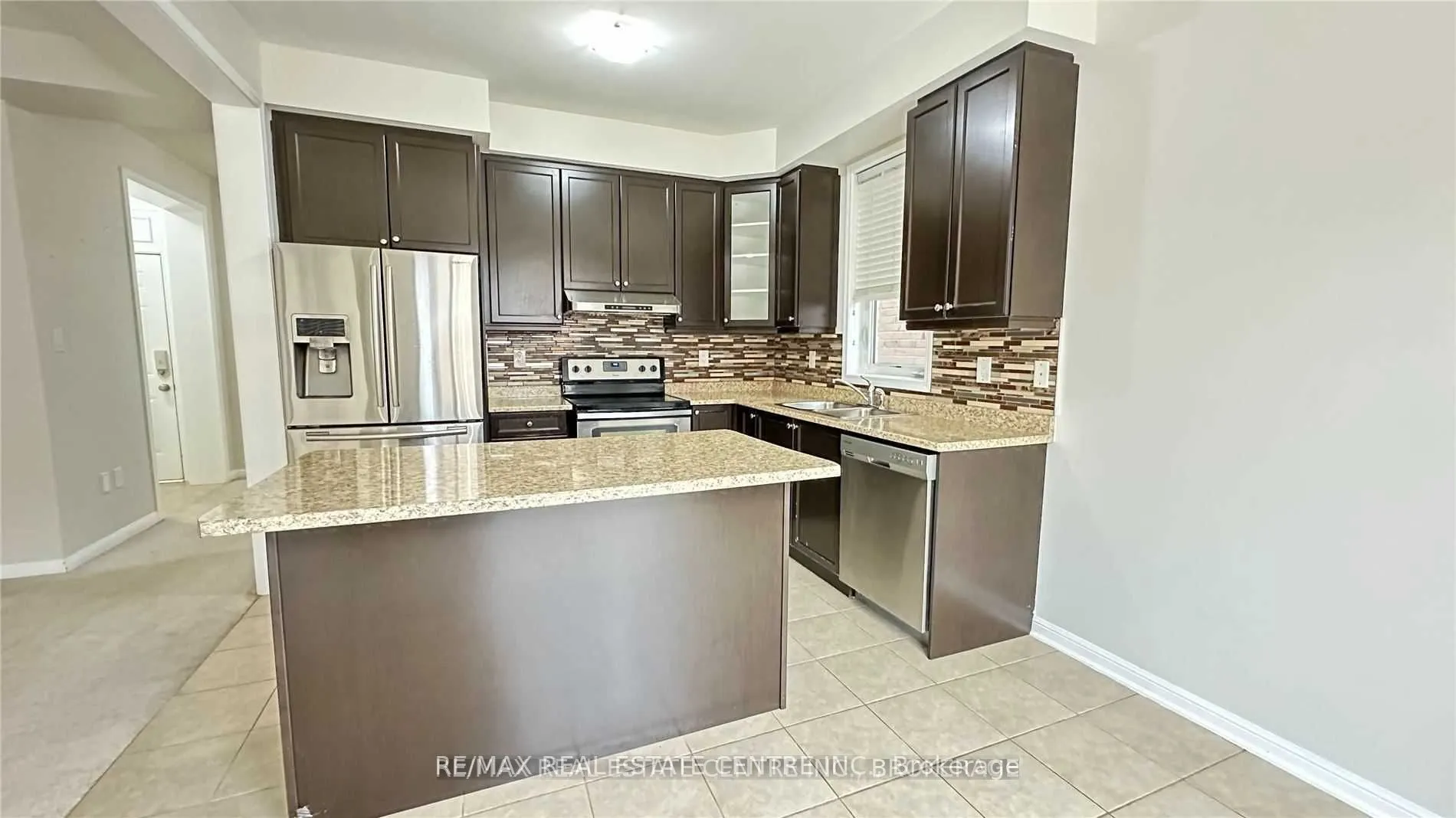 32 Gibbs Road, #UPPER LEVEL