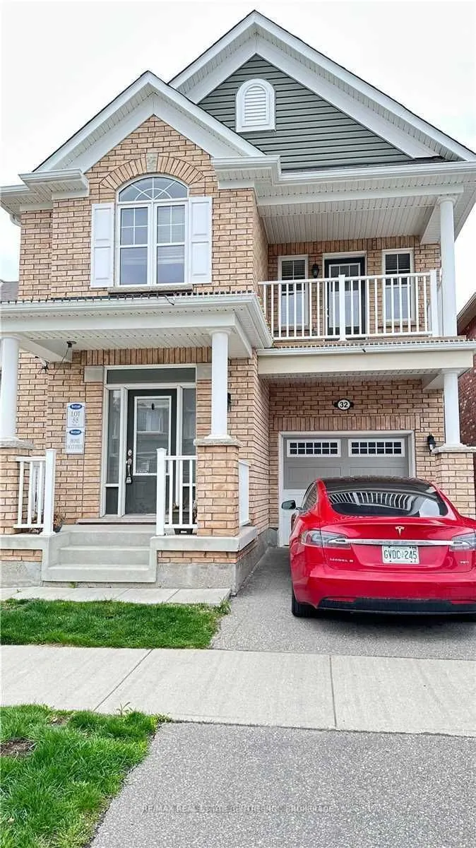 32 Gibbs Road, #UPPER LEVEL