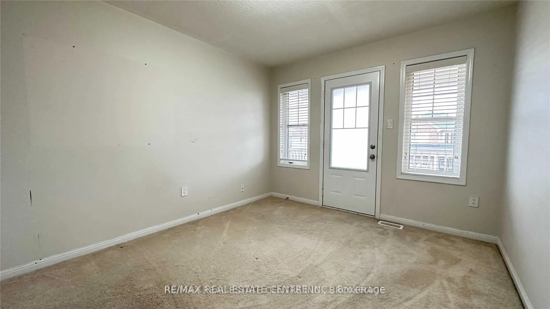 32 Gibbs Road, #UPPER LEVEL